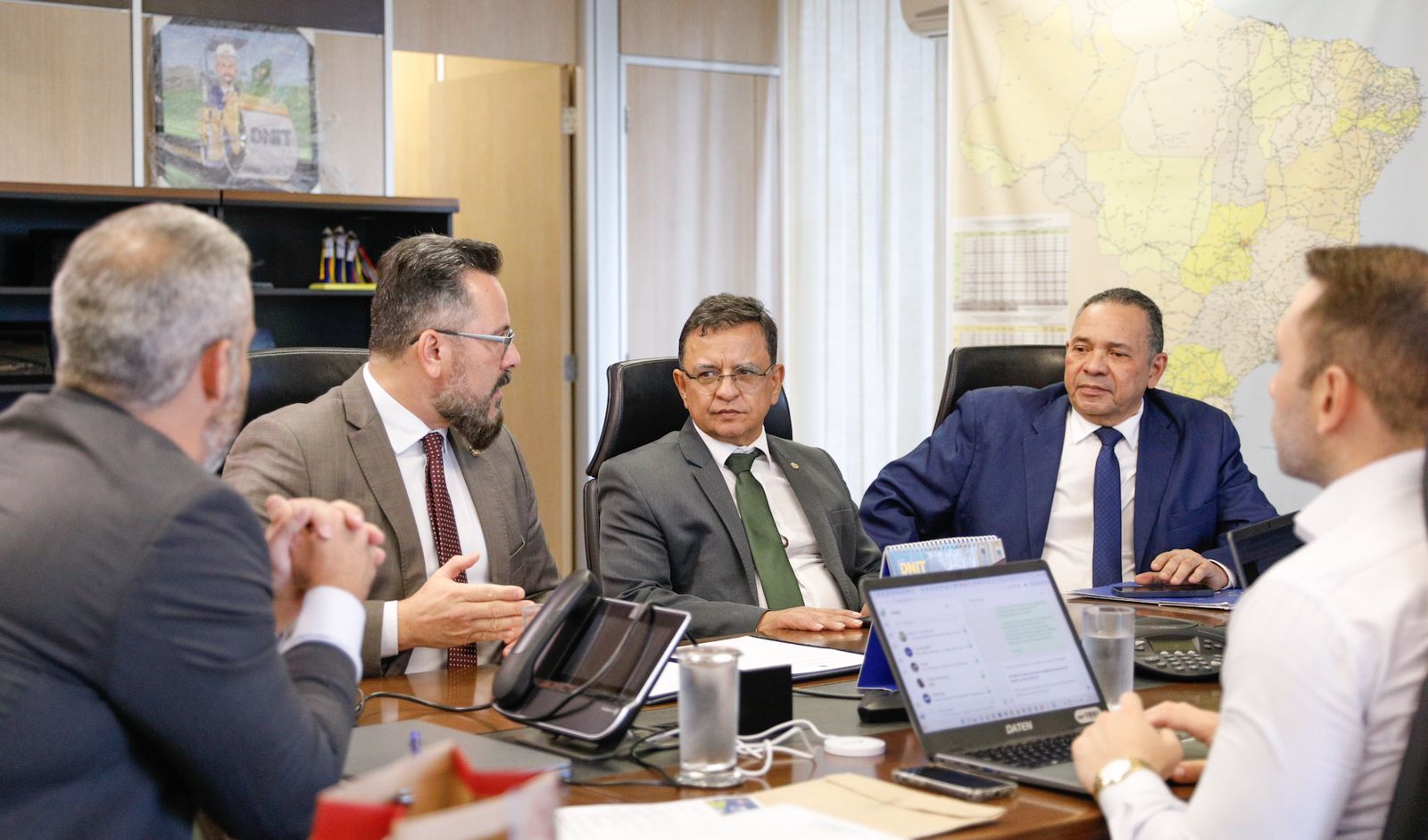 Gonzaga e Alan Rick se reúnem com diretor-geral do DNIT e recebem garantia que BR-364 será reconstruída no Acre