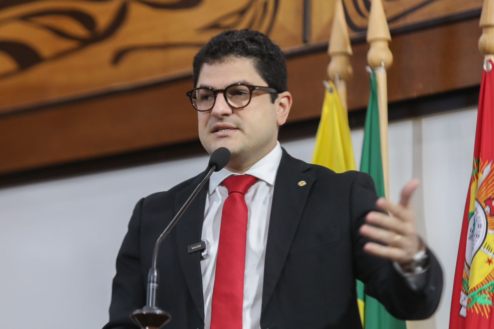 Eduardo Ribeiro parabeniza Corpo de Bombeiros em sessão na Aleac