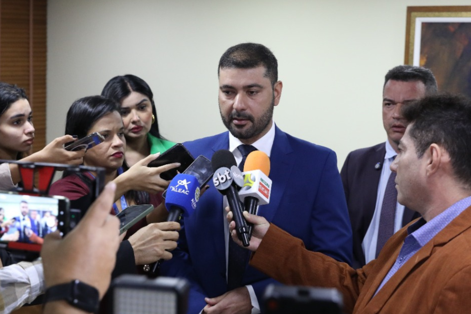 Deputados elegem Nicolau Júnior para a presidência da ALEAC