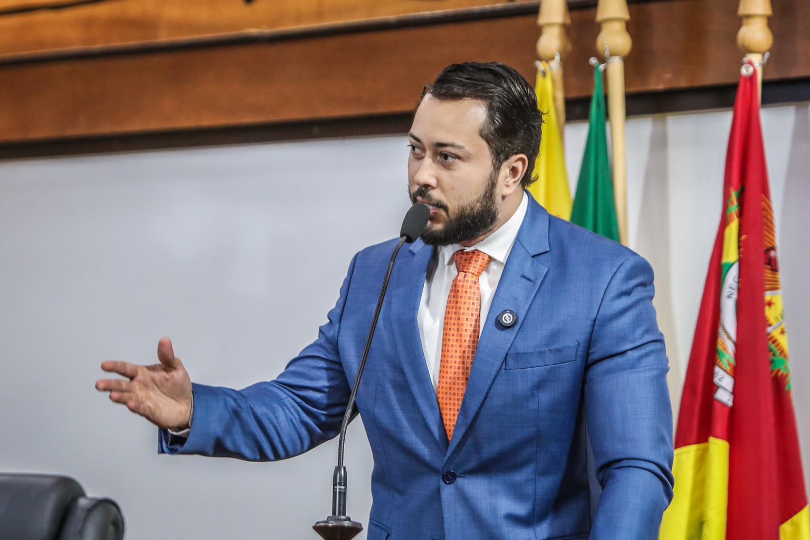 “Que Deus te ilumine”: Emerson Jarude manifesta apoio à candidatura de Gilberto Lira à prefeitura de Sena Madureira