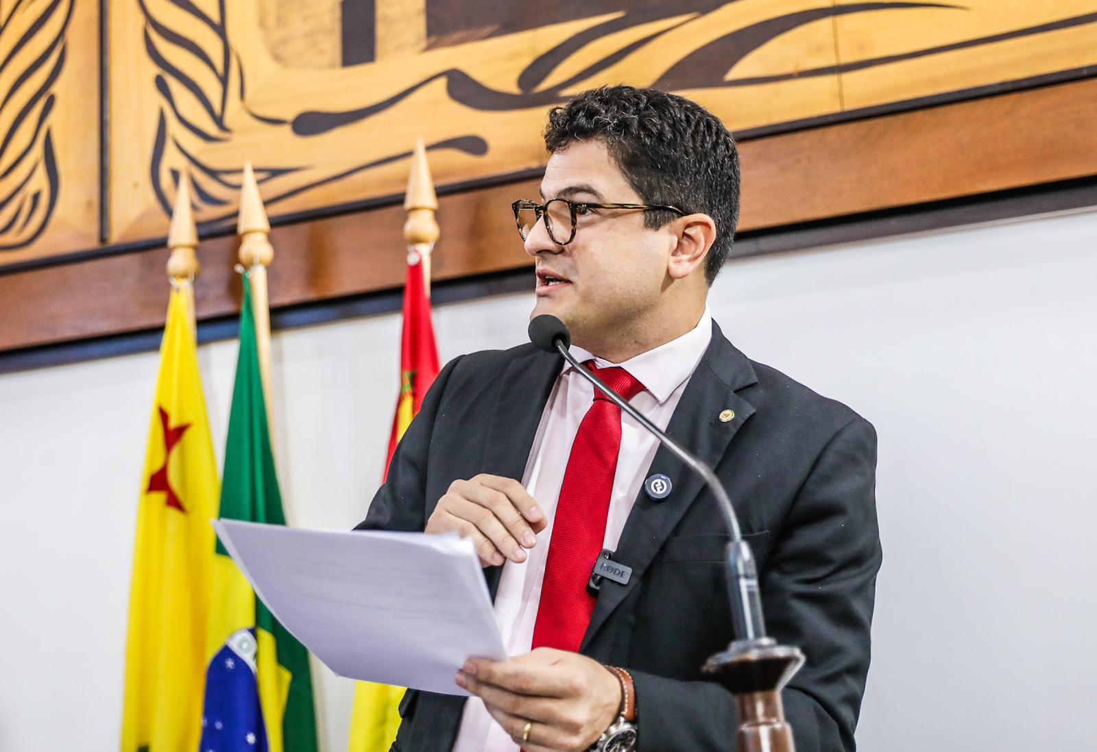 Eduardo Ribeiro destaca legado da Rádio Difusora em Sessão Solene na Aleac