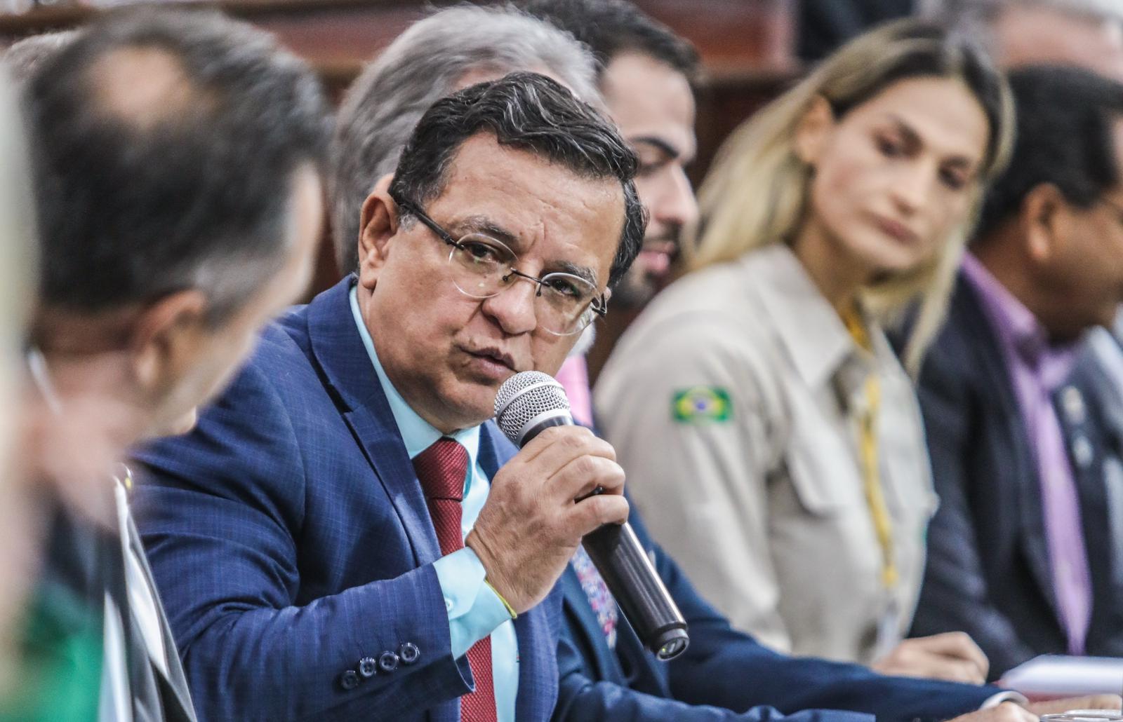 Luiz Gonzaga avalia audiência pública como positiva para solução do impasse acerca da construção da estrada de Porto Walter