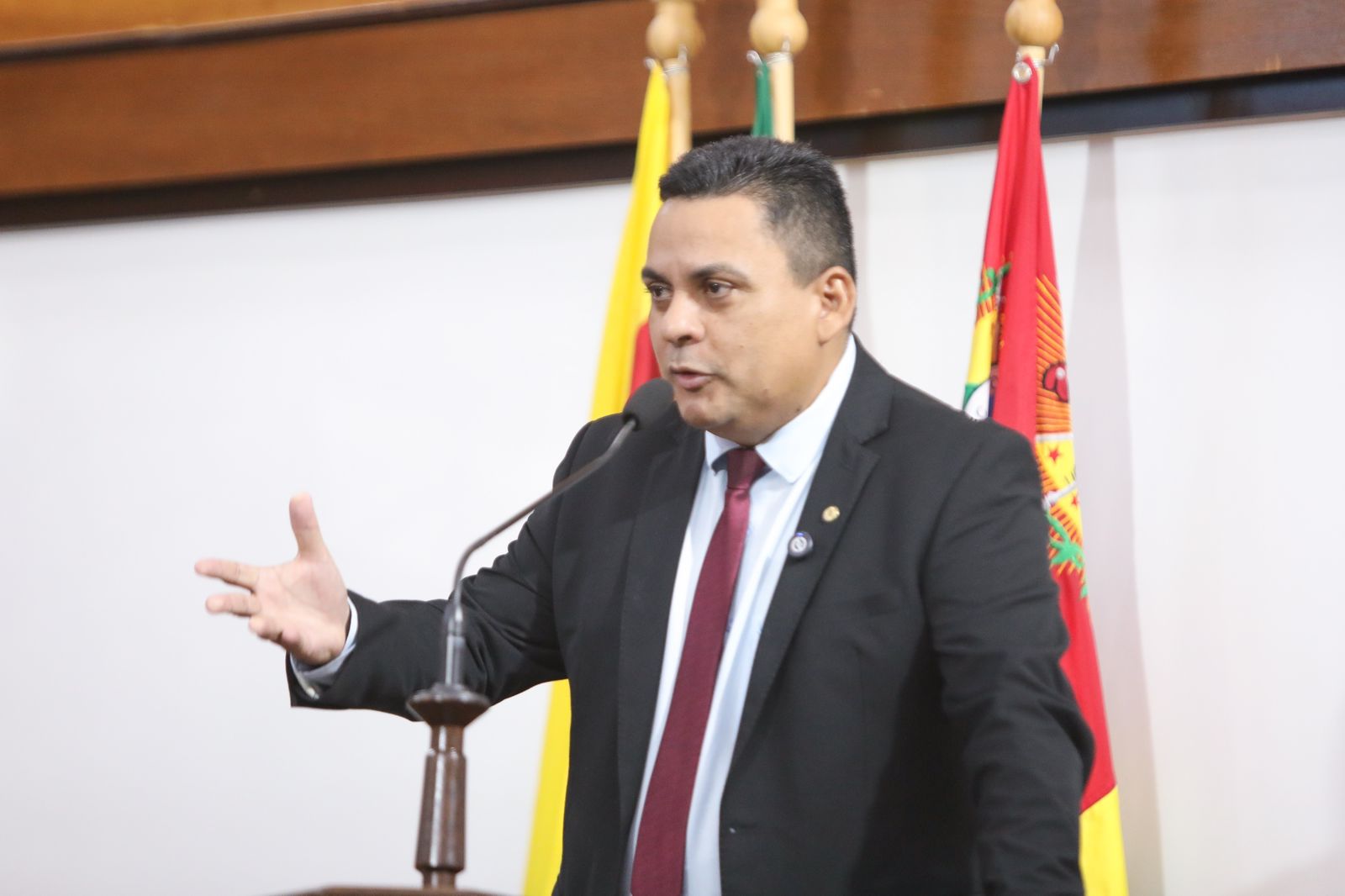 Gilberto Lira anuncia candidatura à Prefeitura de Sena Madureira e agradece apoios