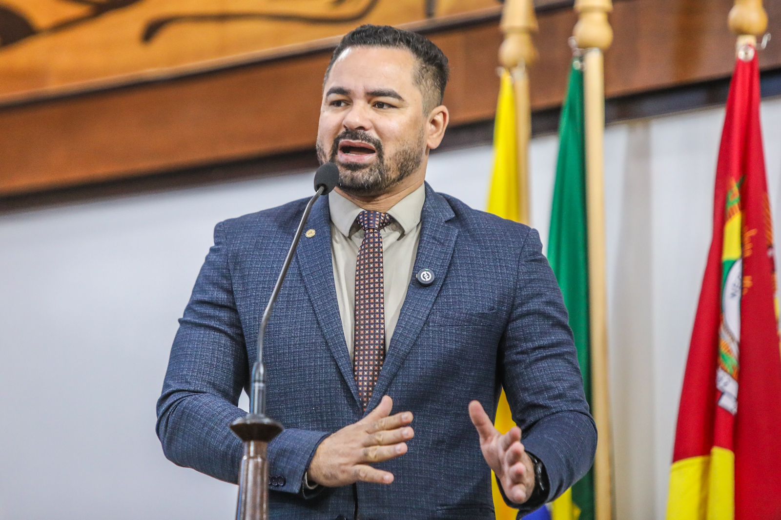 Arlenilson Cunha defende criação de força-tarefa para investigar queimadas no Acre