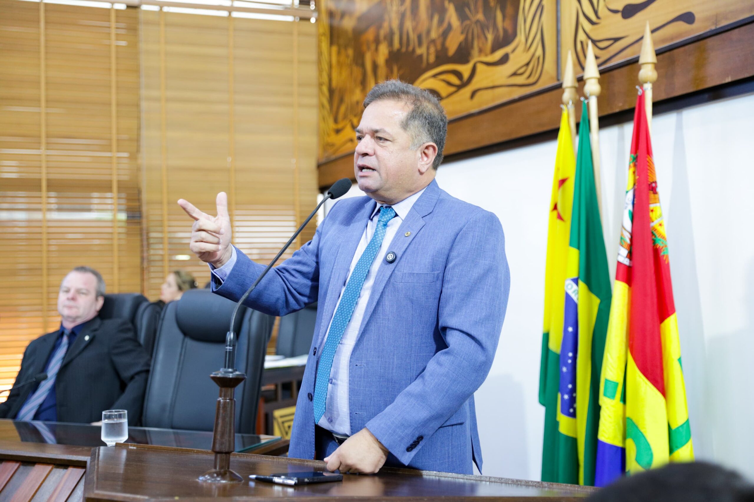 Marcus Cavalcante destaca importância da manutenção de estrada entre Cruzeiro do Sul e Porto Walter