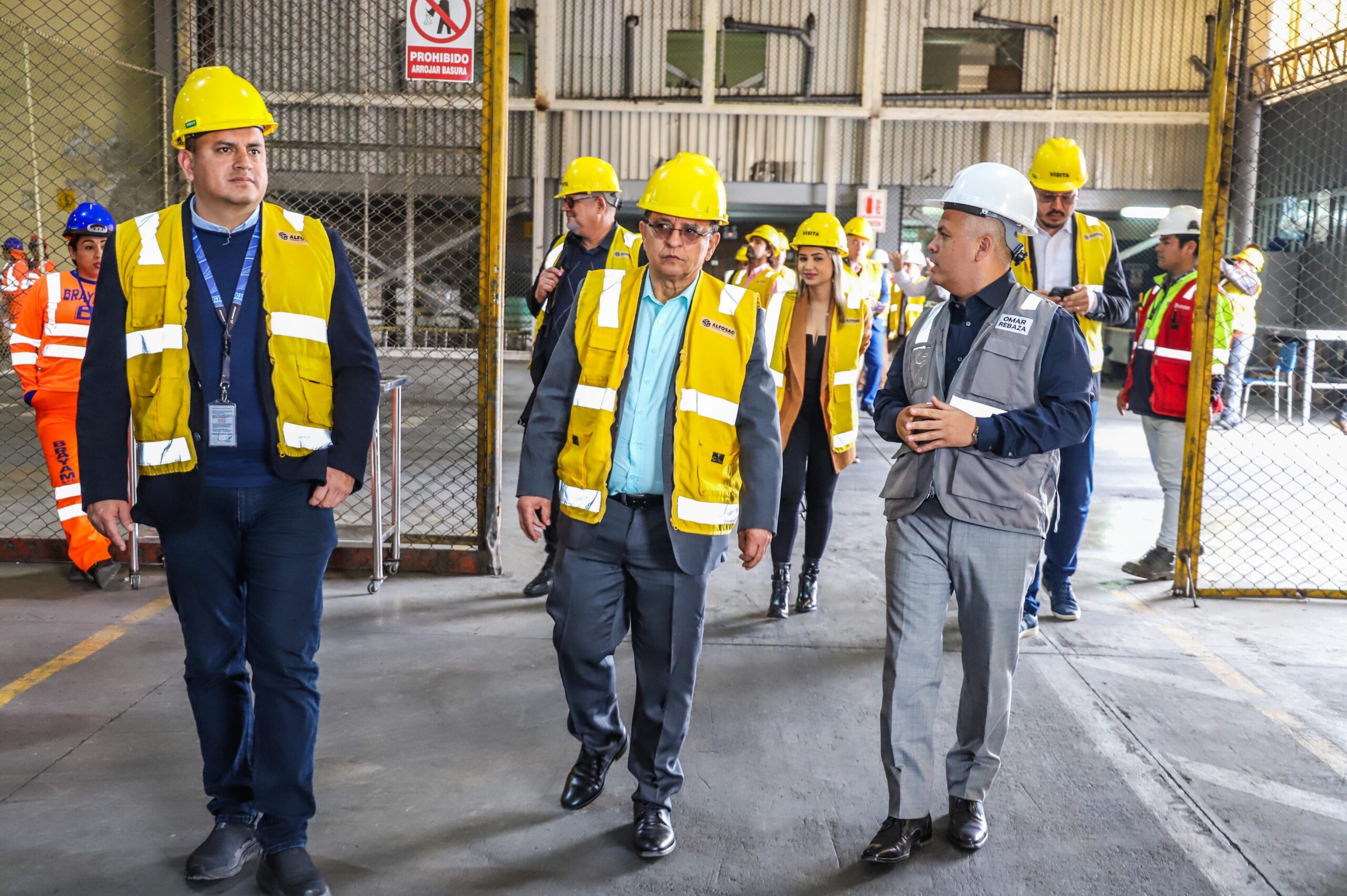 Gonzaga lidera comitiva no Peru para estreitar laços comerciais e visita empresa que realizará voos para o Acre