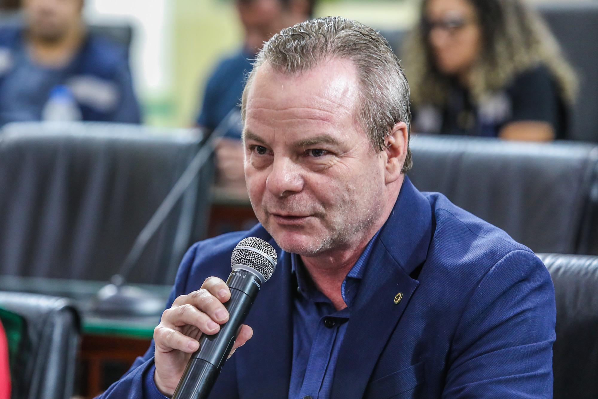 Pedro Longo faz apelo por celeridade nas soluções para o acesso terrestre entre Cruzeiro do Sul e Porto Walter