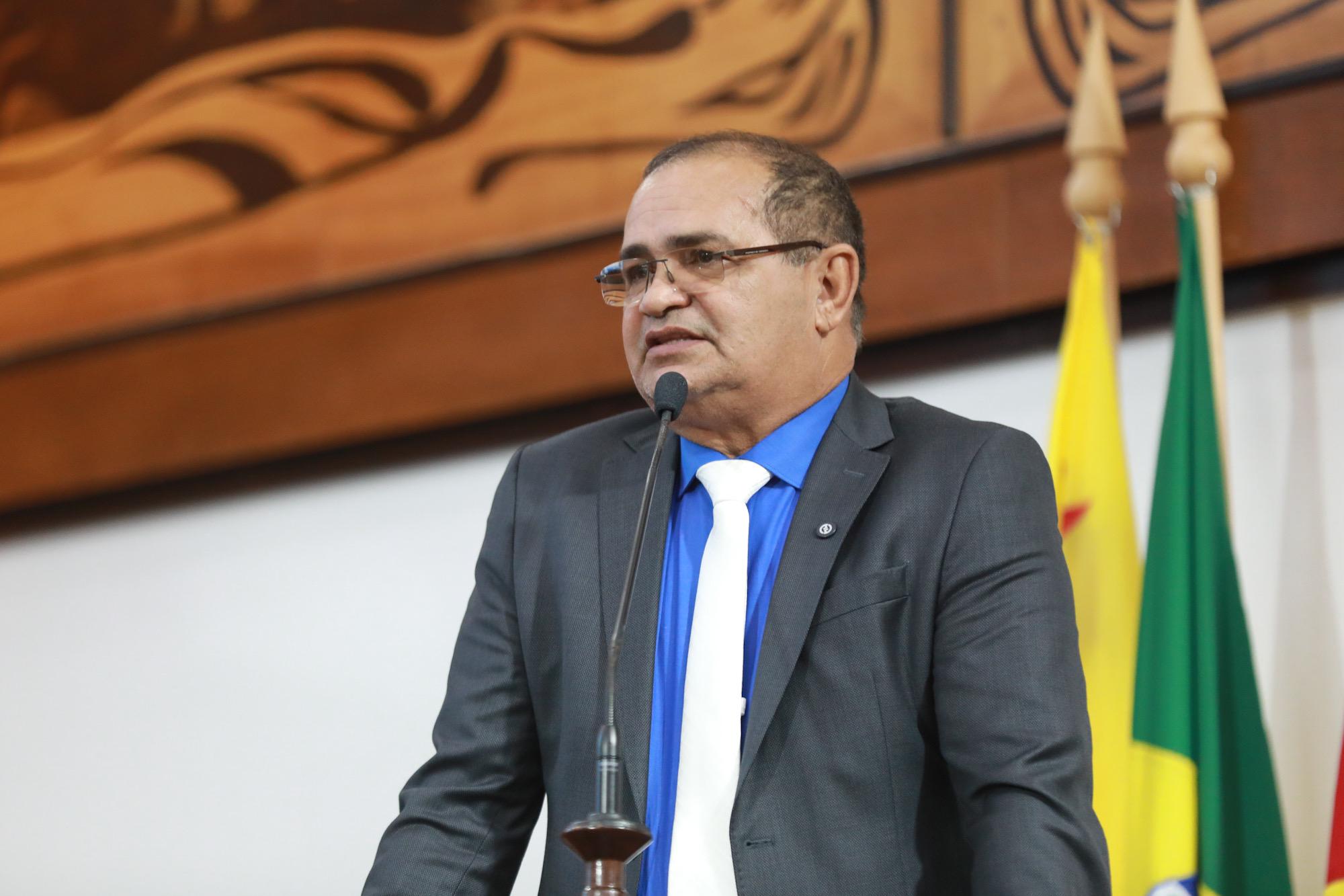 Tanízio Sá cobra ação da prefeitura de Rio Branco sobre despejo de famílias vulneráveis e presta homenagem a Flaviano Melo