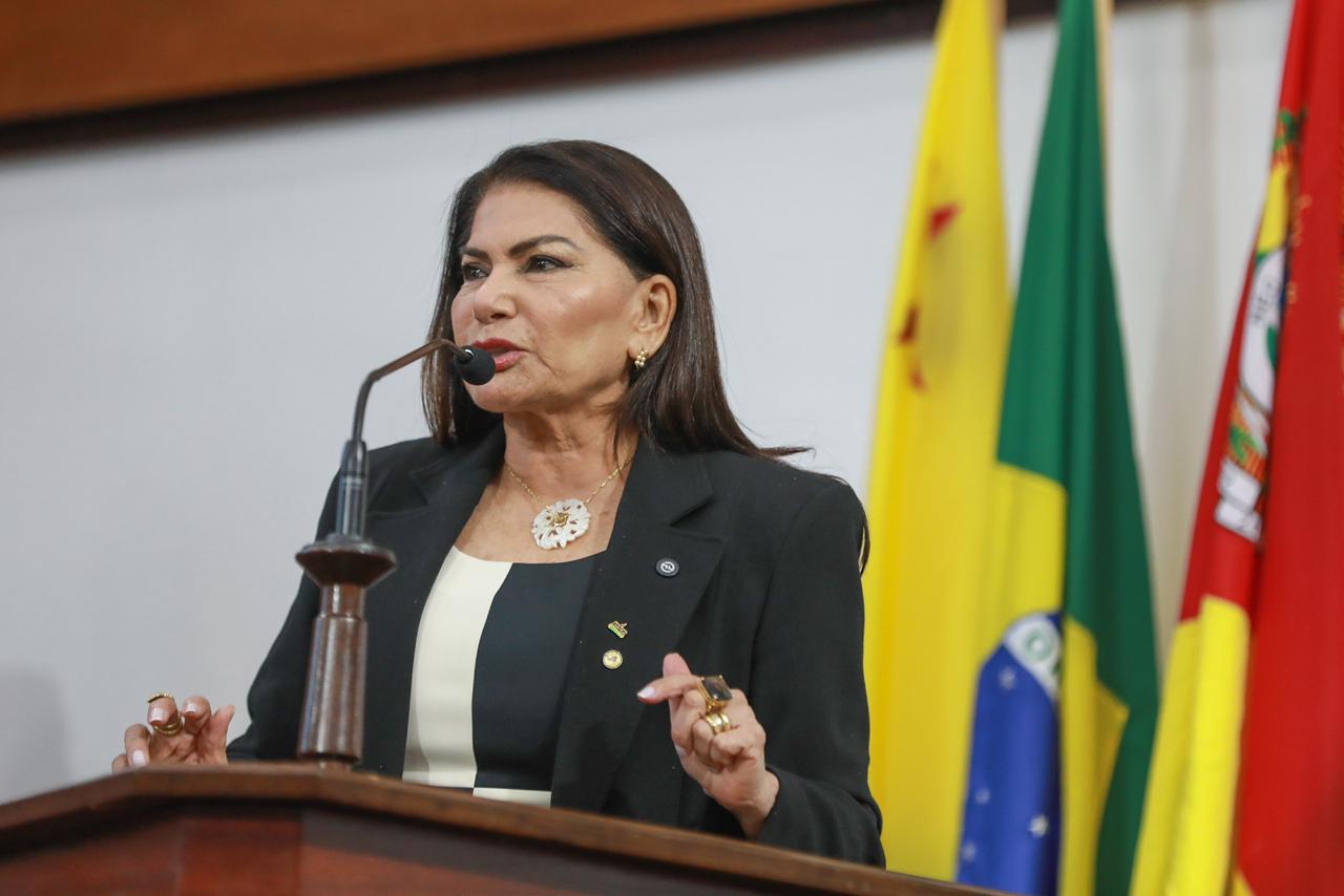 Deputada Antônia Sales propõe fortalecimento das relações com o Peru e homenageia ex-governador Flaviano Melo