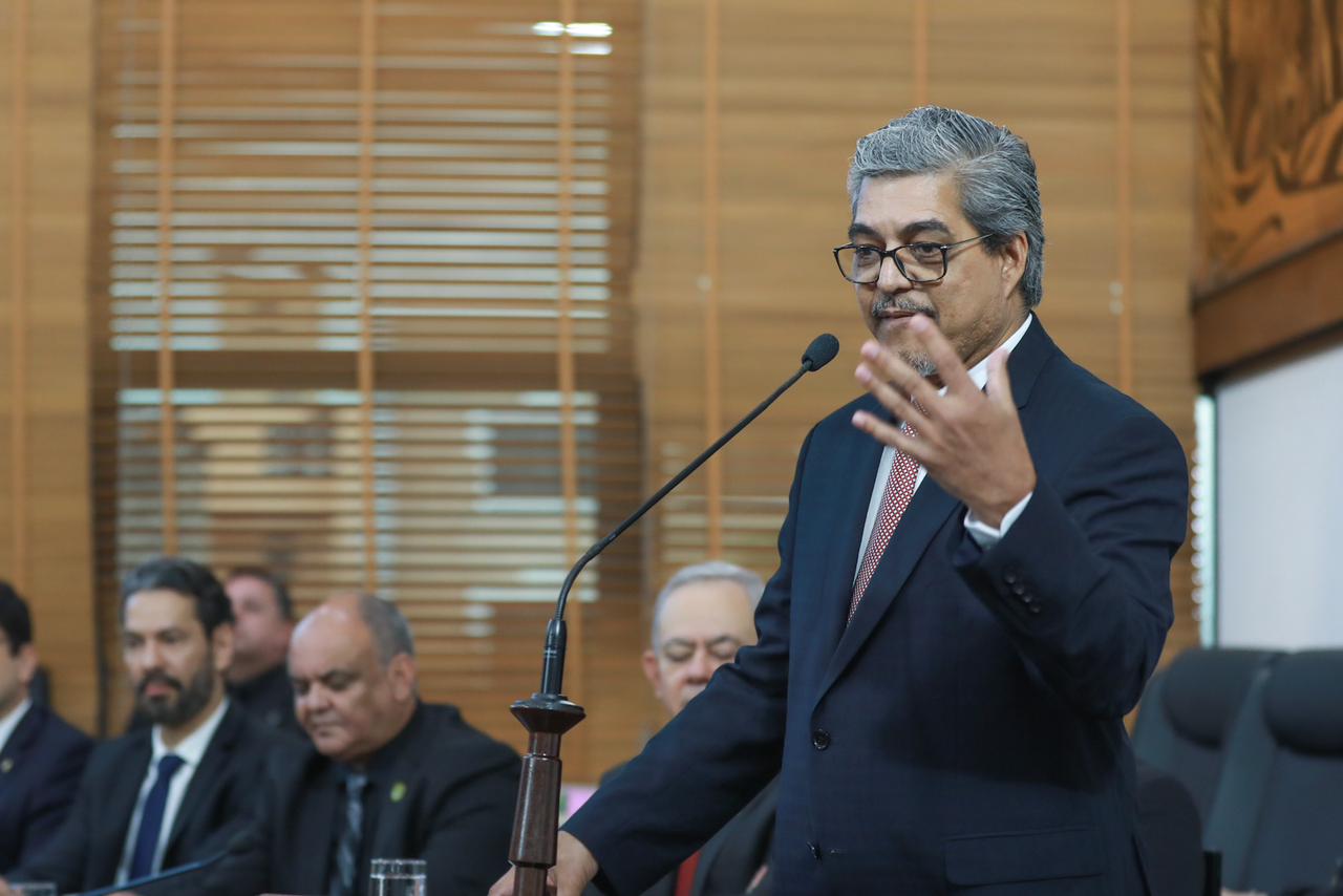 Edvaldo Magalhães destaca desafios e conquistas dos delegados de polícia durante solenidade na Aleac