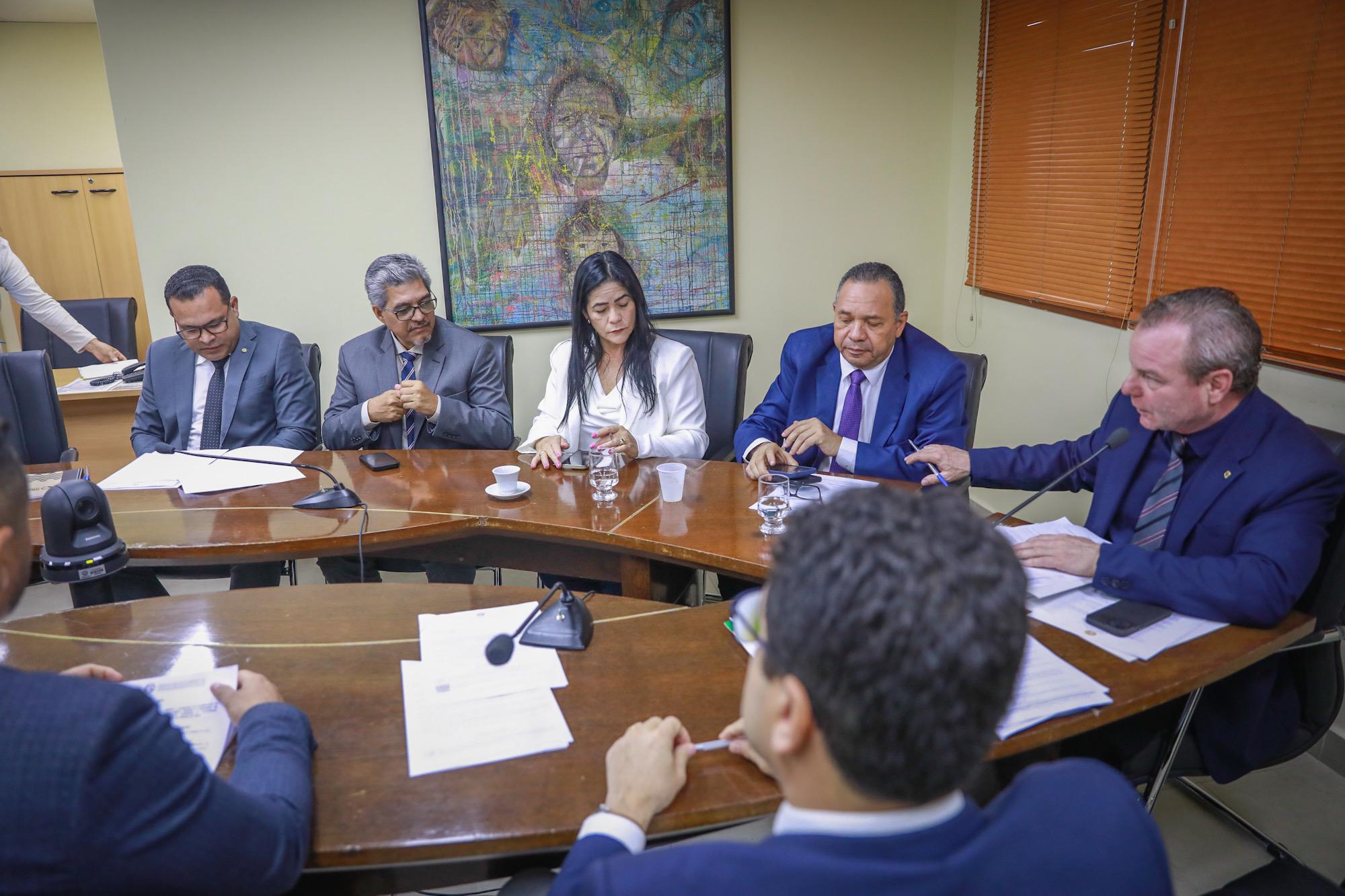 Reunião das Comissões na Aleac aprecia todos os projetos que serão votados hoje, na última sessão ordinária deste ano
