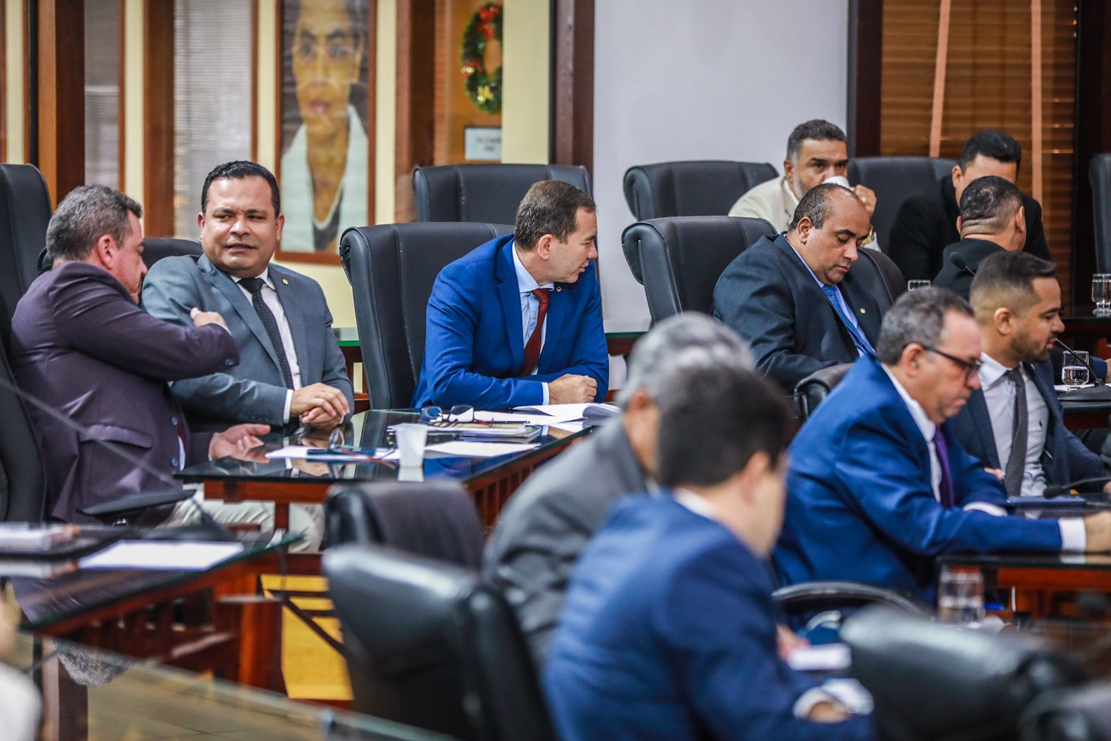 Aleac aprova projetos de lei de autoria legislativa durante última sessão extraordinária do ano