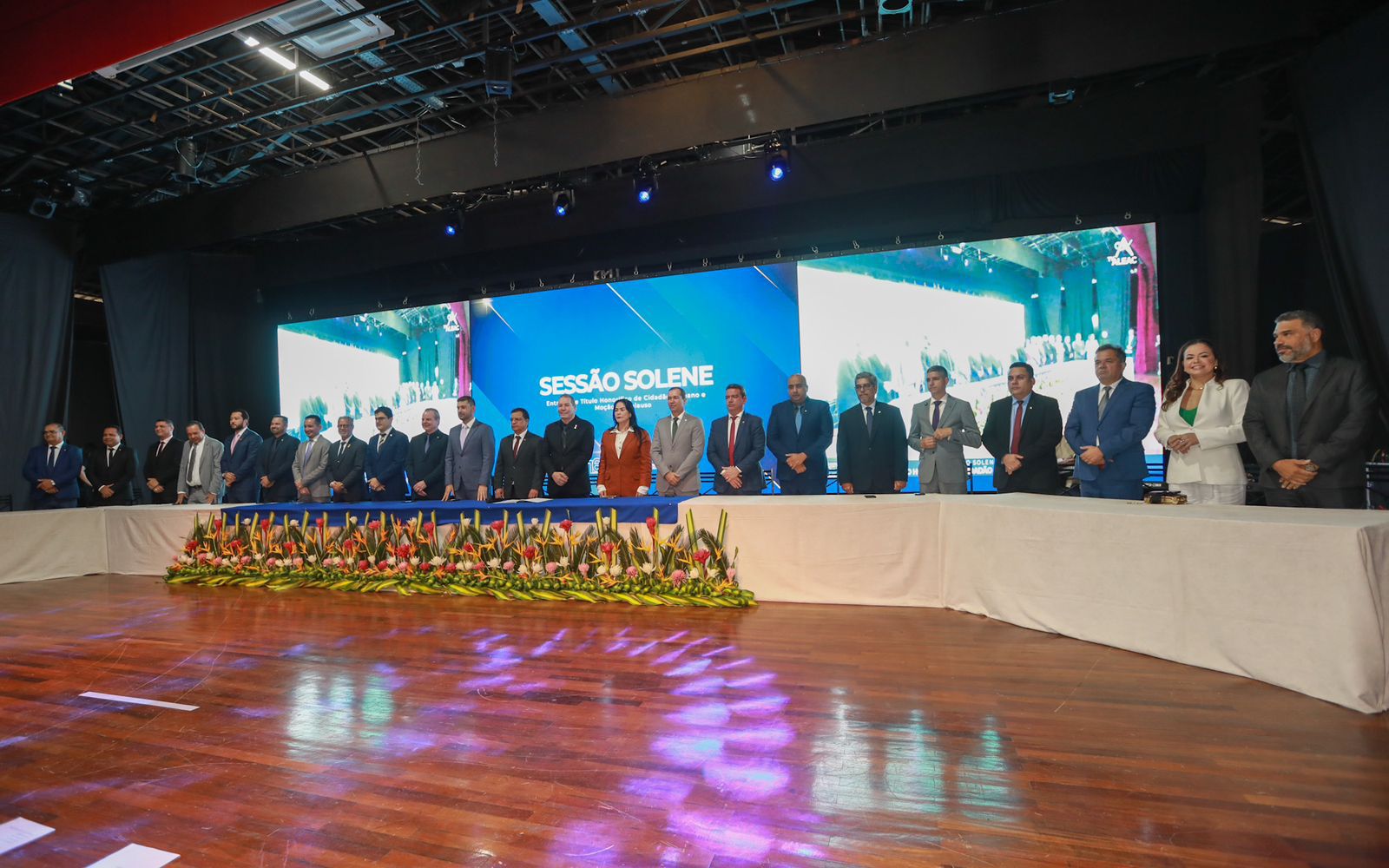 Aleac entrega 75 Títulos de Cidadão acreano e Moções de Aplauso em última sessão de 2024