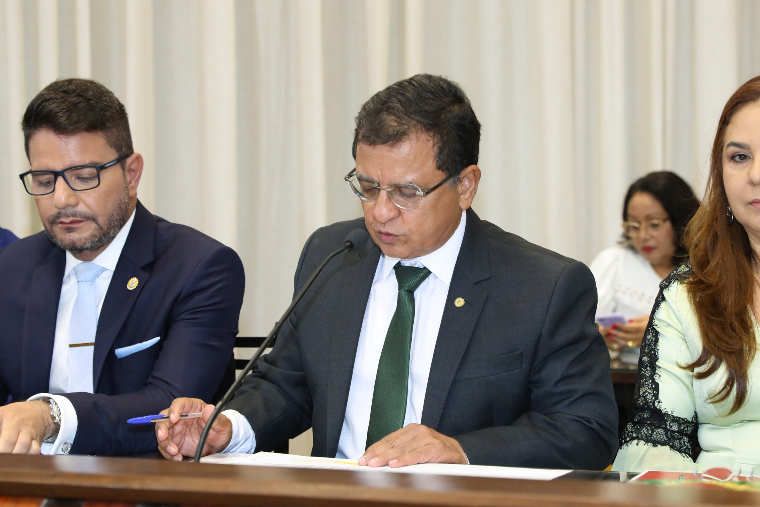 Deputado Luiz Gonzaga se despede da presidência da Aleac e assume a Primeira Secretaria