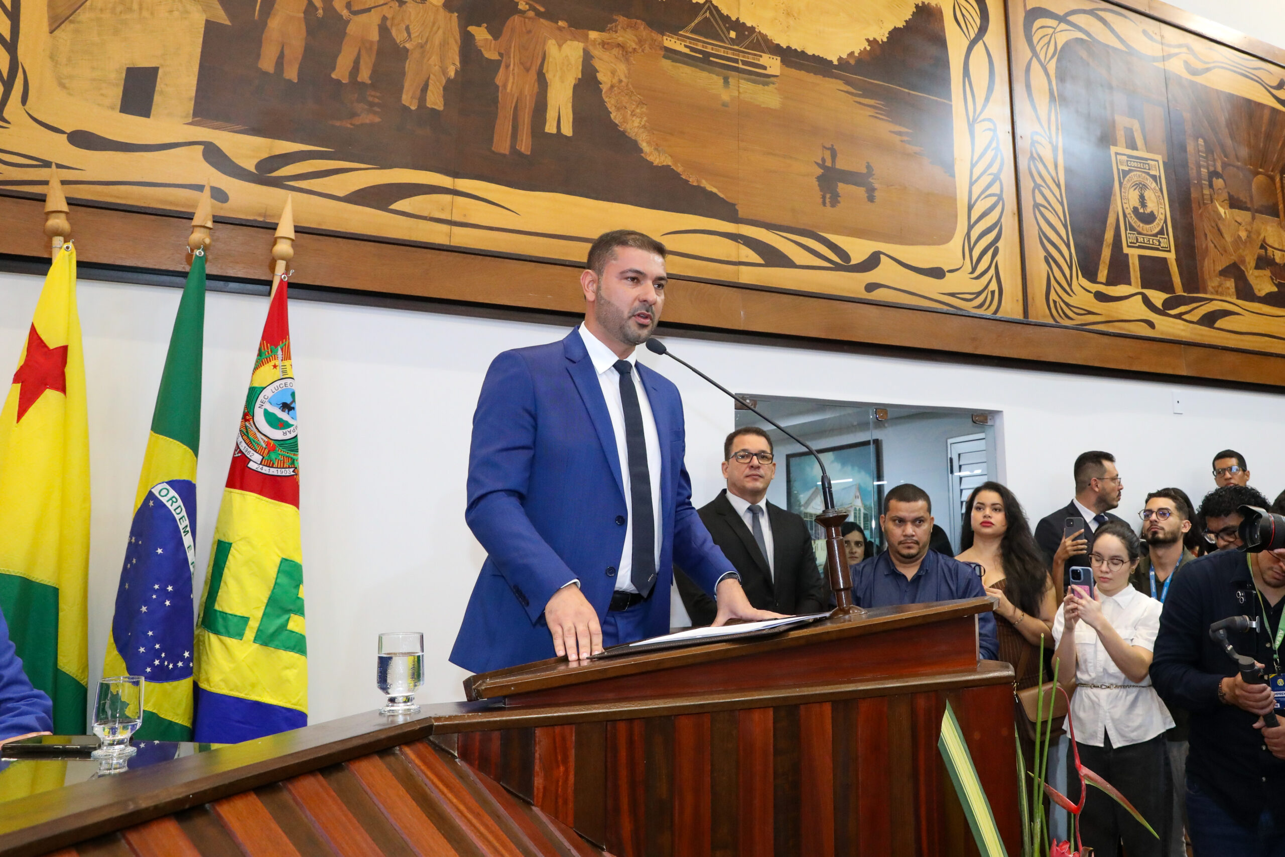 Nicolau Júnior assume presidência da Aleac e defende união pelo desenvolvimento do Acre