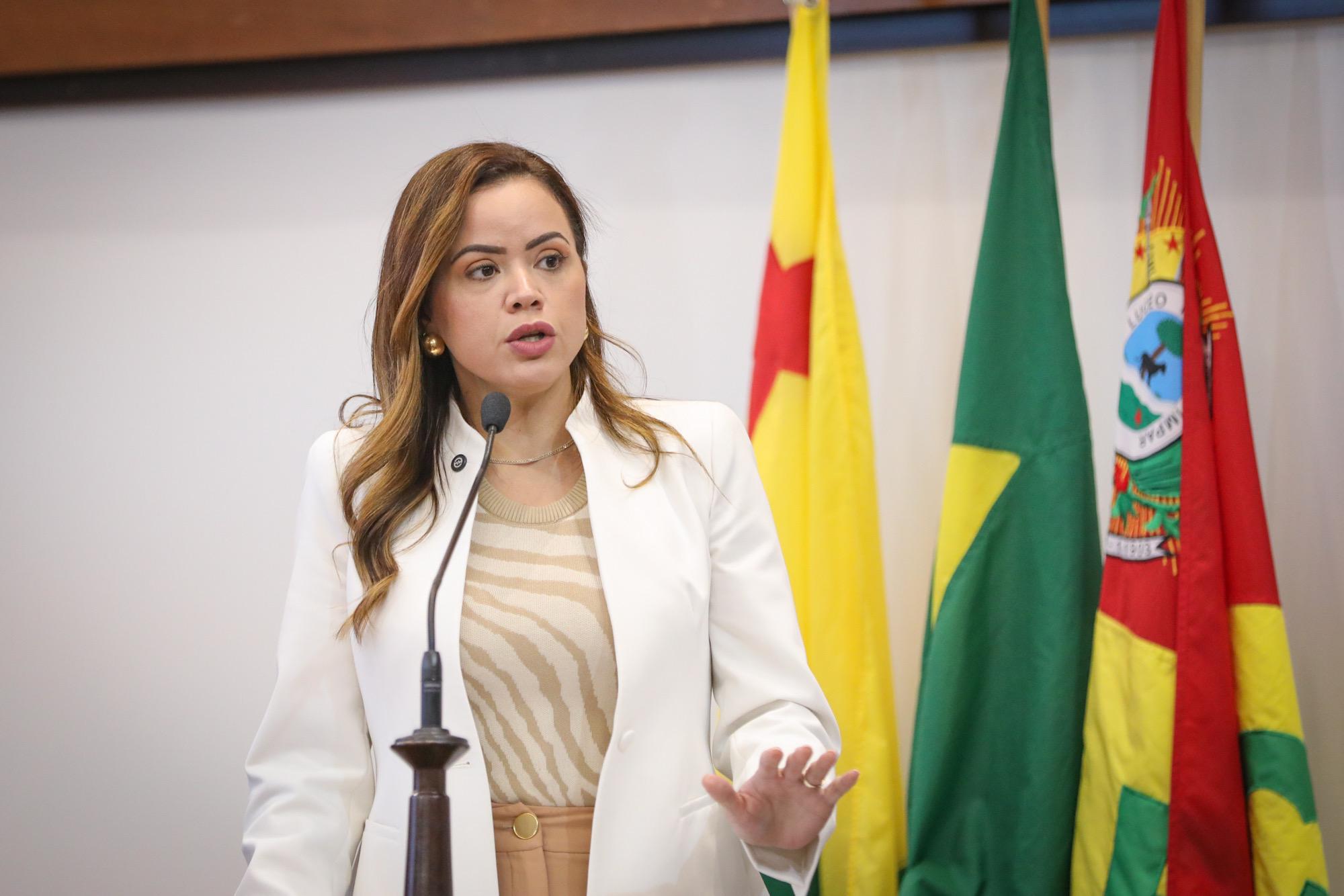 Michelle Melo celebra homologação do concurso da Sefaz e denúncia falta de profissionais no Hospital da Criança