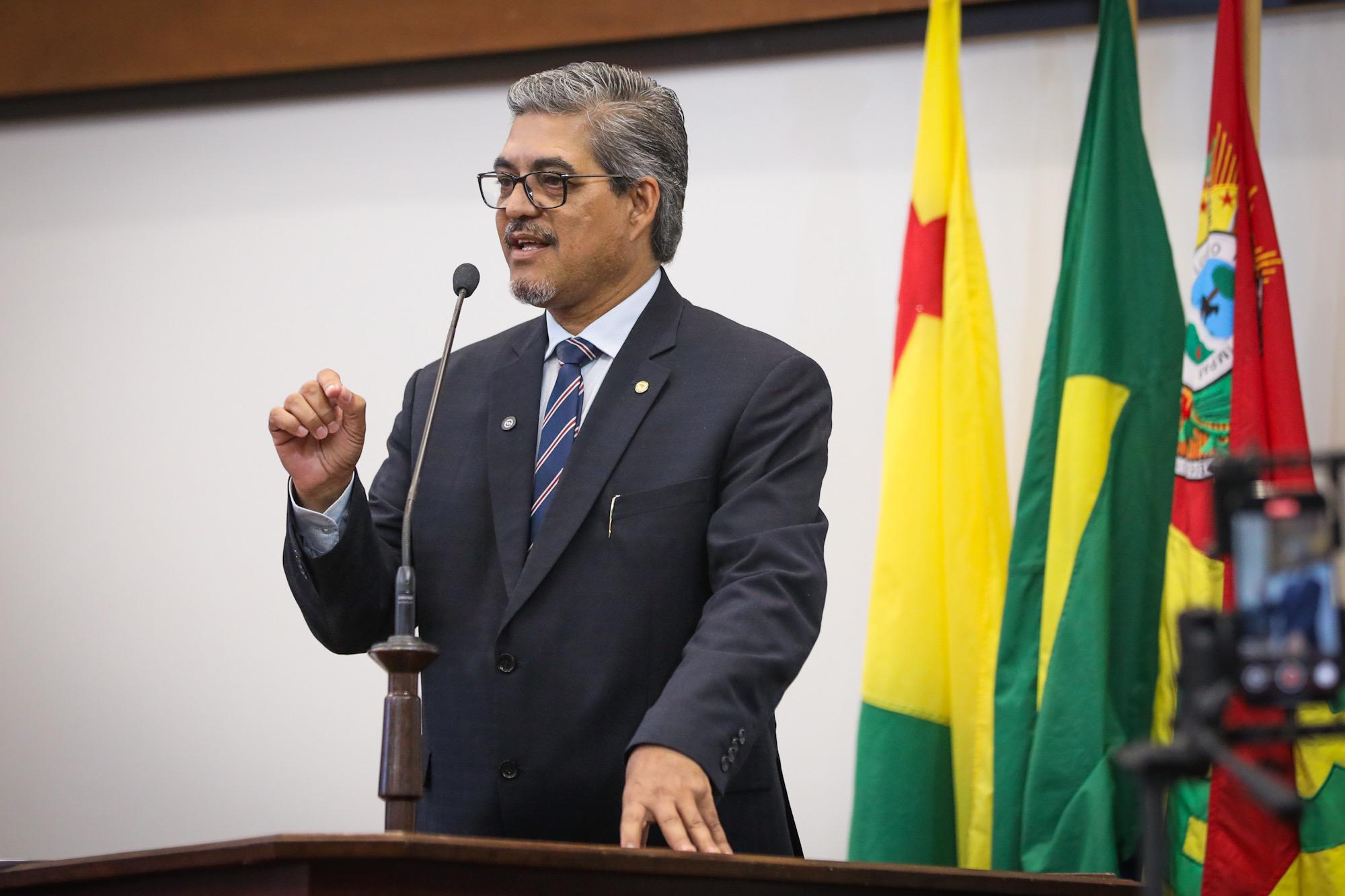 Edvaldo Magalhães defende convocação de aprovados da Sefaz e critica excesso de cargos comissionados