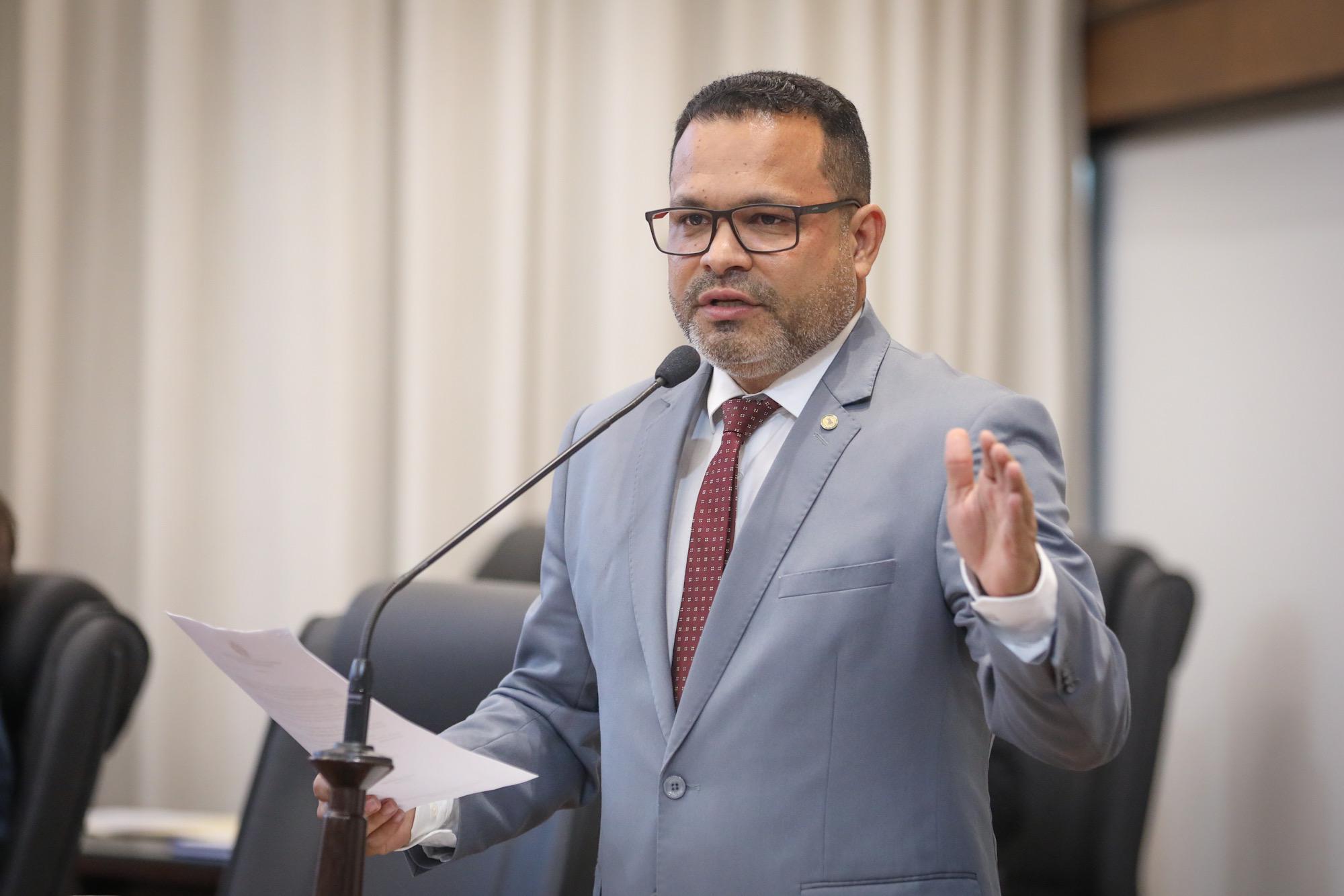 Tadeu Hassem cobra reabertura da Delegacia de Brasiléia e critica demora na reconstrução
