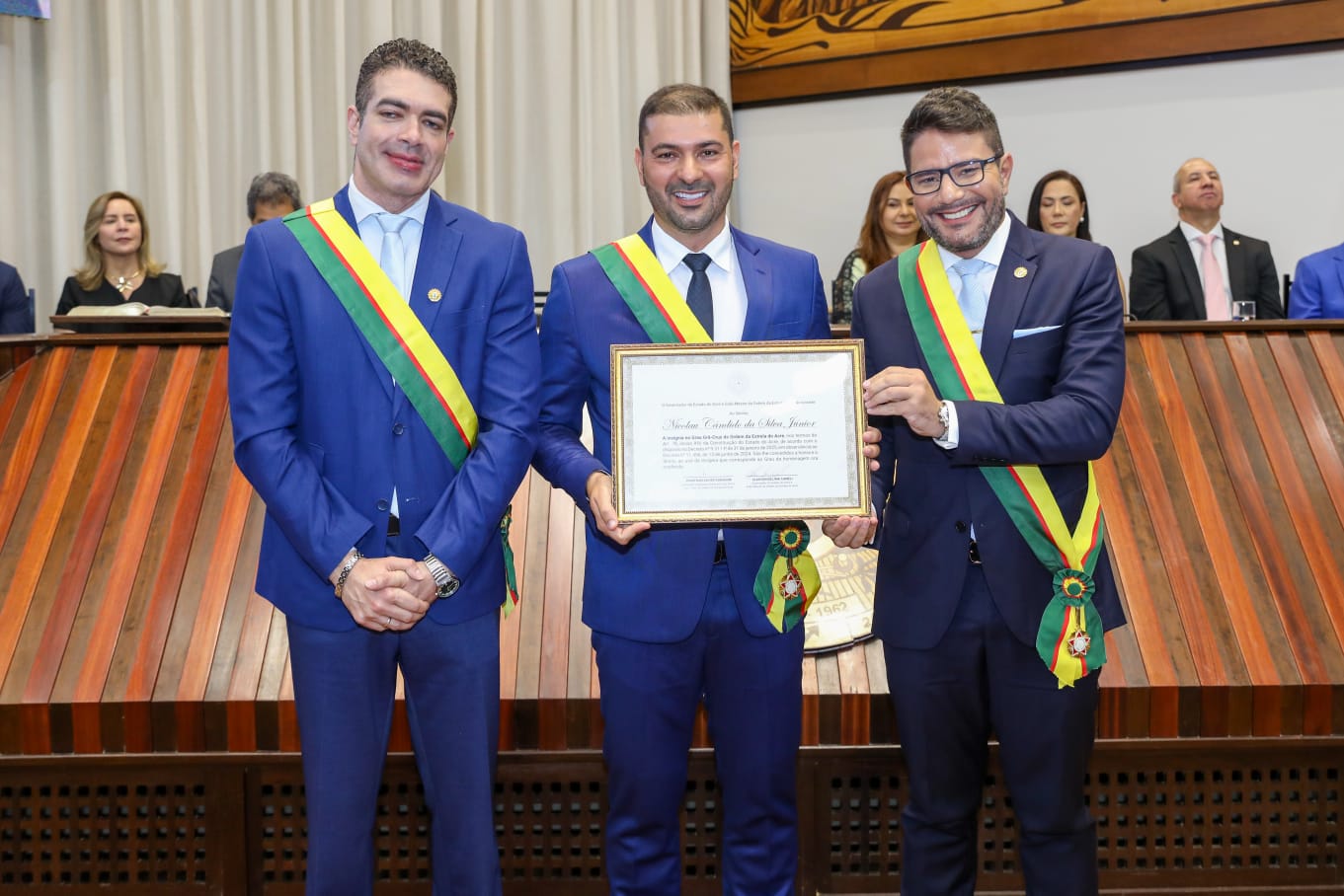 Gladson Cameli concede honraria a deputados na posse da nova Mesa Diretora da Aleac