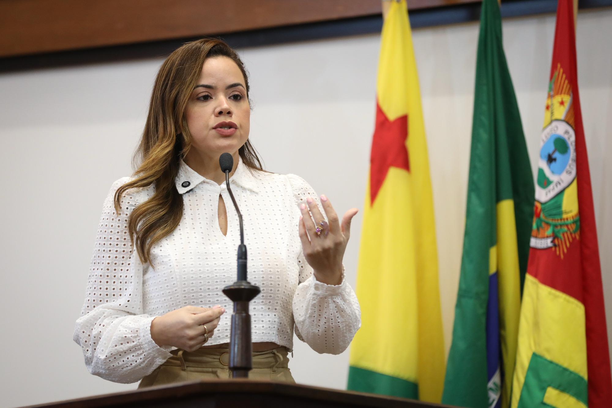Michelle Melo destaca conquistas na convocação de aprovados na Saúde e reforça compromisso com os concursados