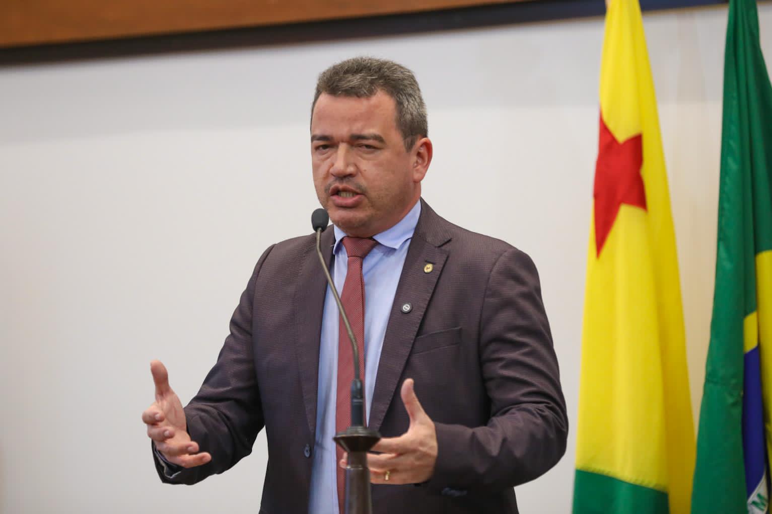 André Vale destaca digitalização da vigilância sanitária e solicita equipamentos para fiscalização
