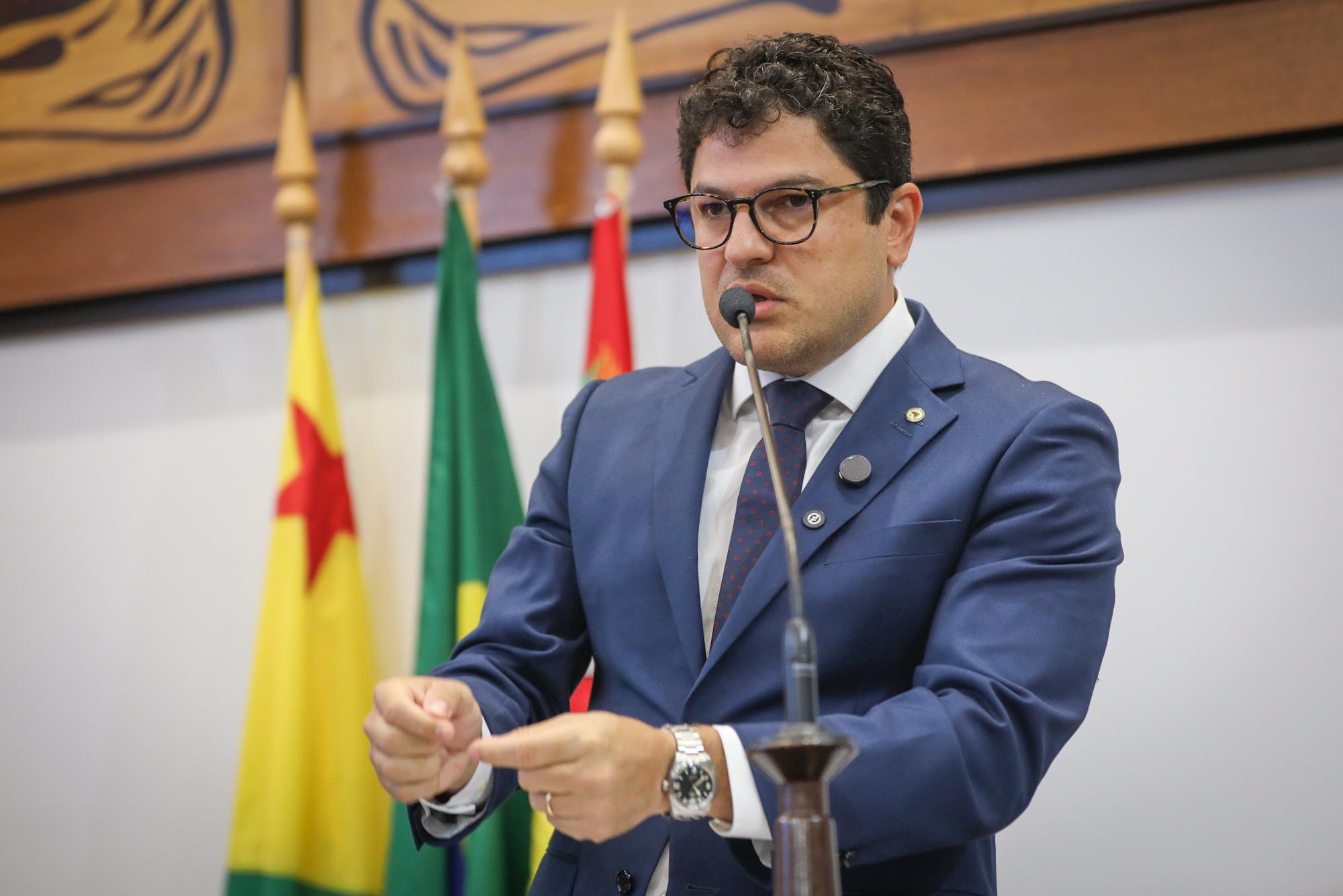 Eduardo Ribeiro defende produtores, prorrogação de concurso do ISE e redução de carga horária para psicólogos e assistentes sociais