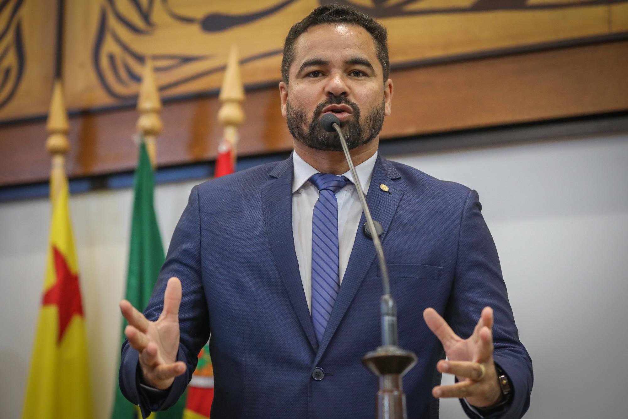 Arlenilson Cunha defende apoio a produtores, assistência a famílias atingidas e revisão do banco de horas para policiais