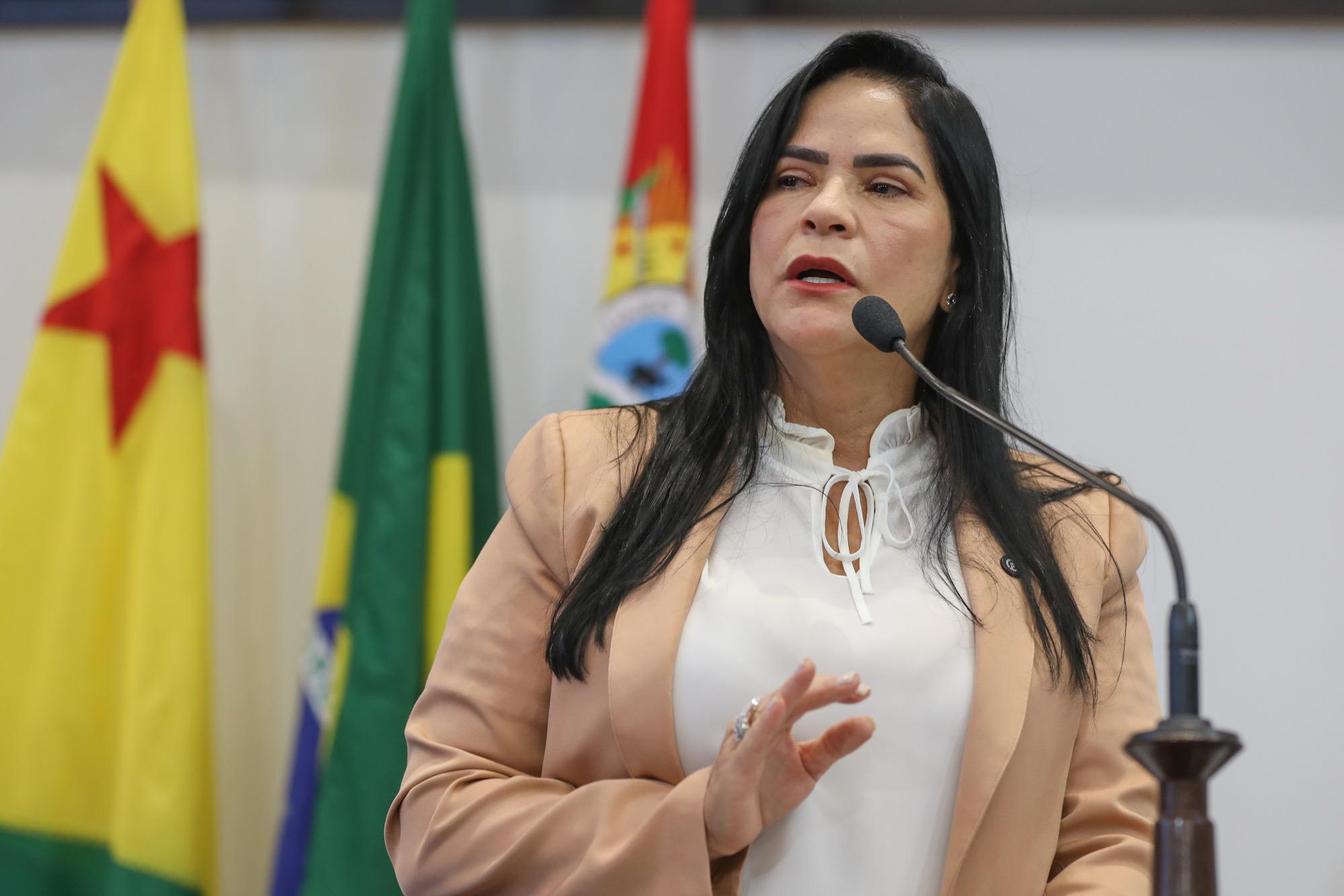 Maria Antônia destaca apoio a vítimas da hanseníase, celebra festa religiosa e cobra melhorias na BR-364