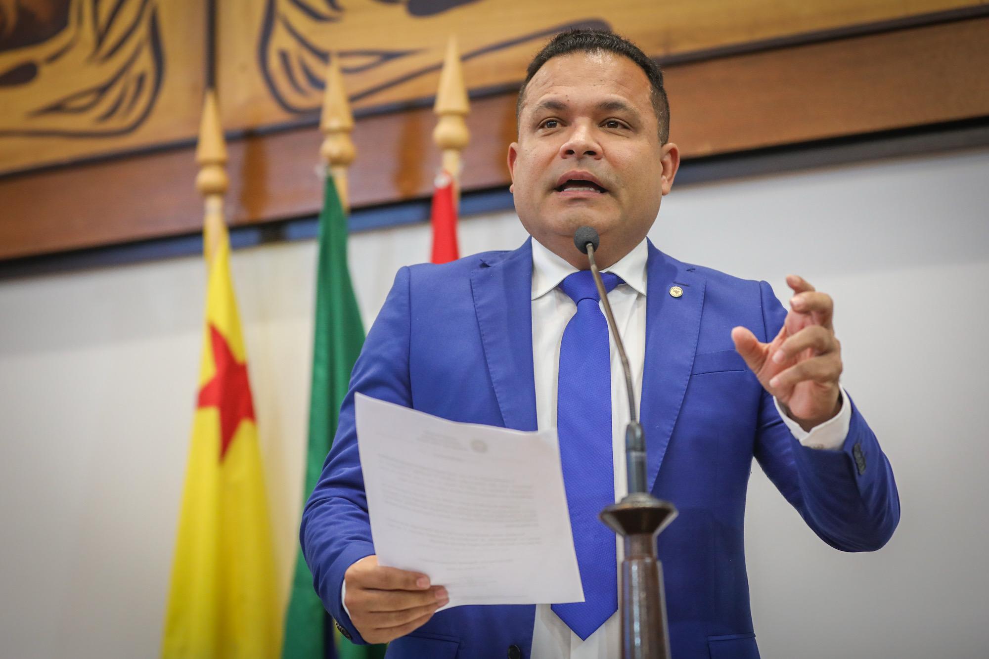Tadeu Hassem propõe criação do Dia da Comunidade Boliviana e cobra melhorias para escola militar