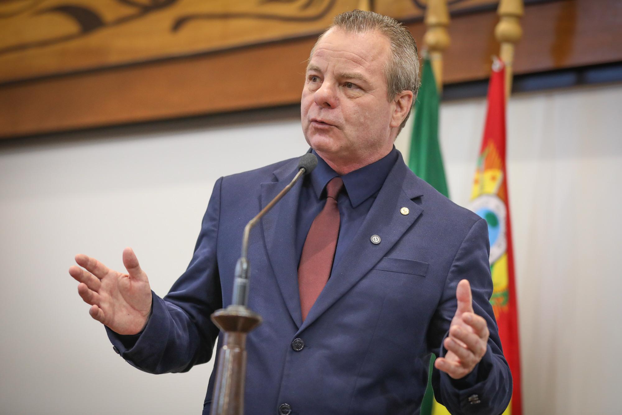 Pedro Longo anuncia sessão itinerante nos municípios de difícil acesso e cobra solução para ponte em Marechal Thaumaturgo