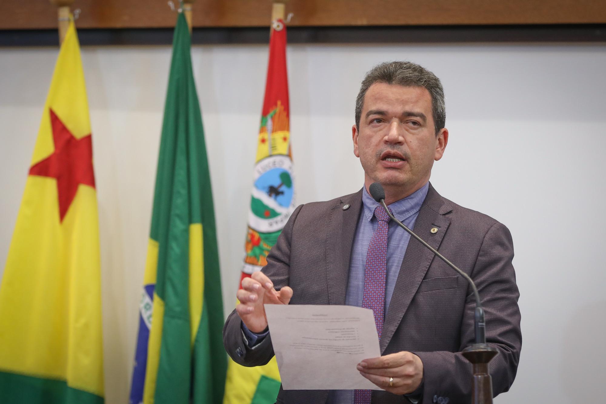André Vale Apresenta Indicação para Melhorias no Hospital Regional de Brasiléia