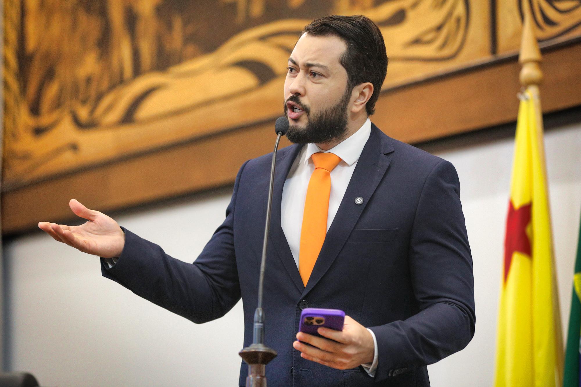 Emerson Jarude denuncia avanço da pobreza extrema e cobra investimentos urgentes na educação
