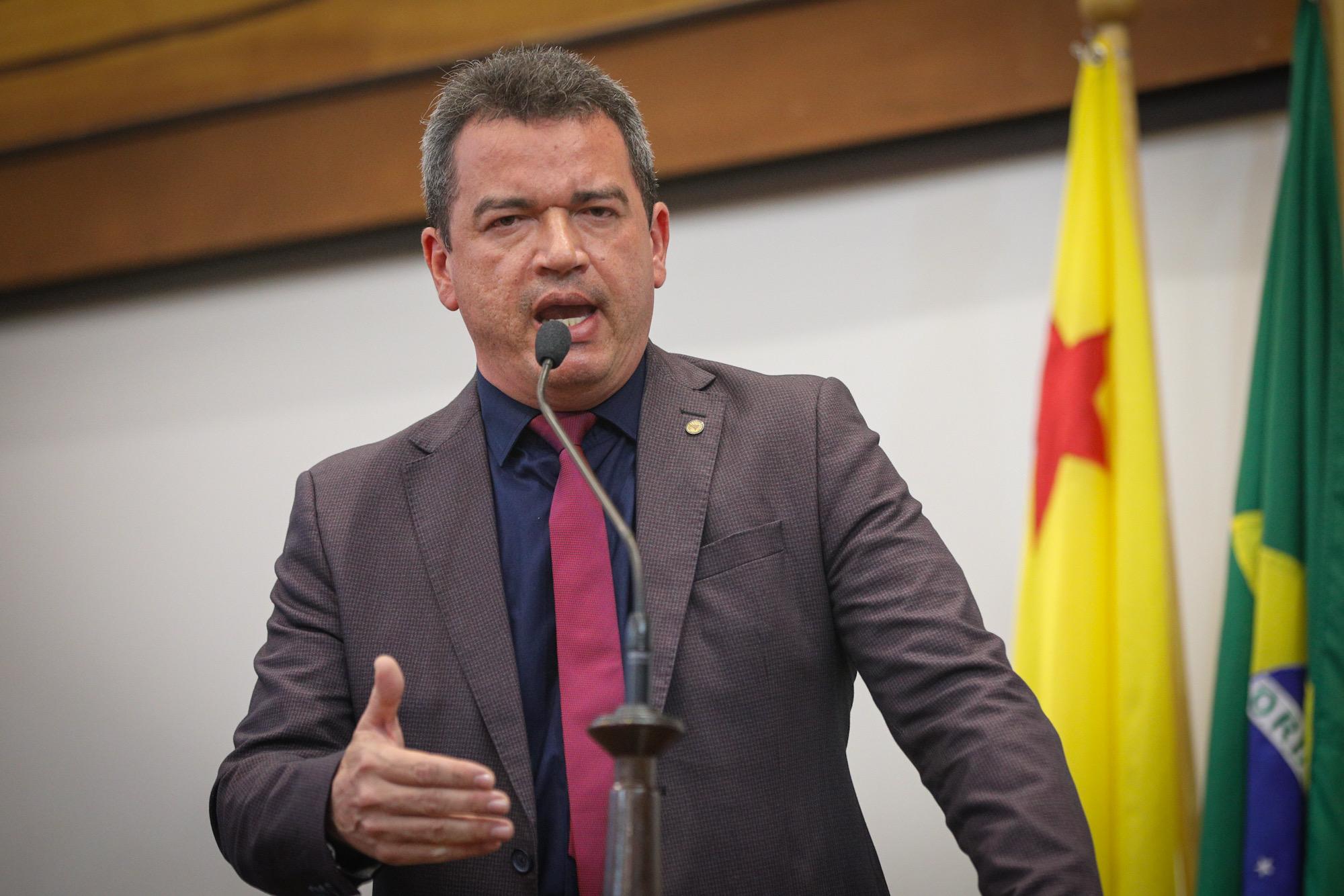 André Vale anuncia adiamento de audiência pública sobre situação das BRs no Acre
