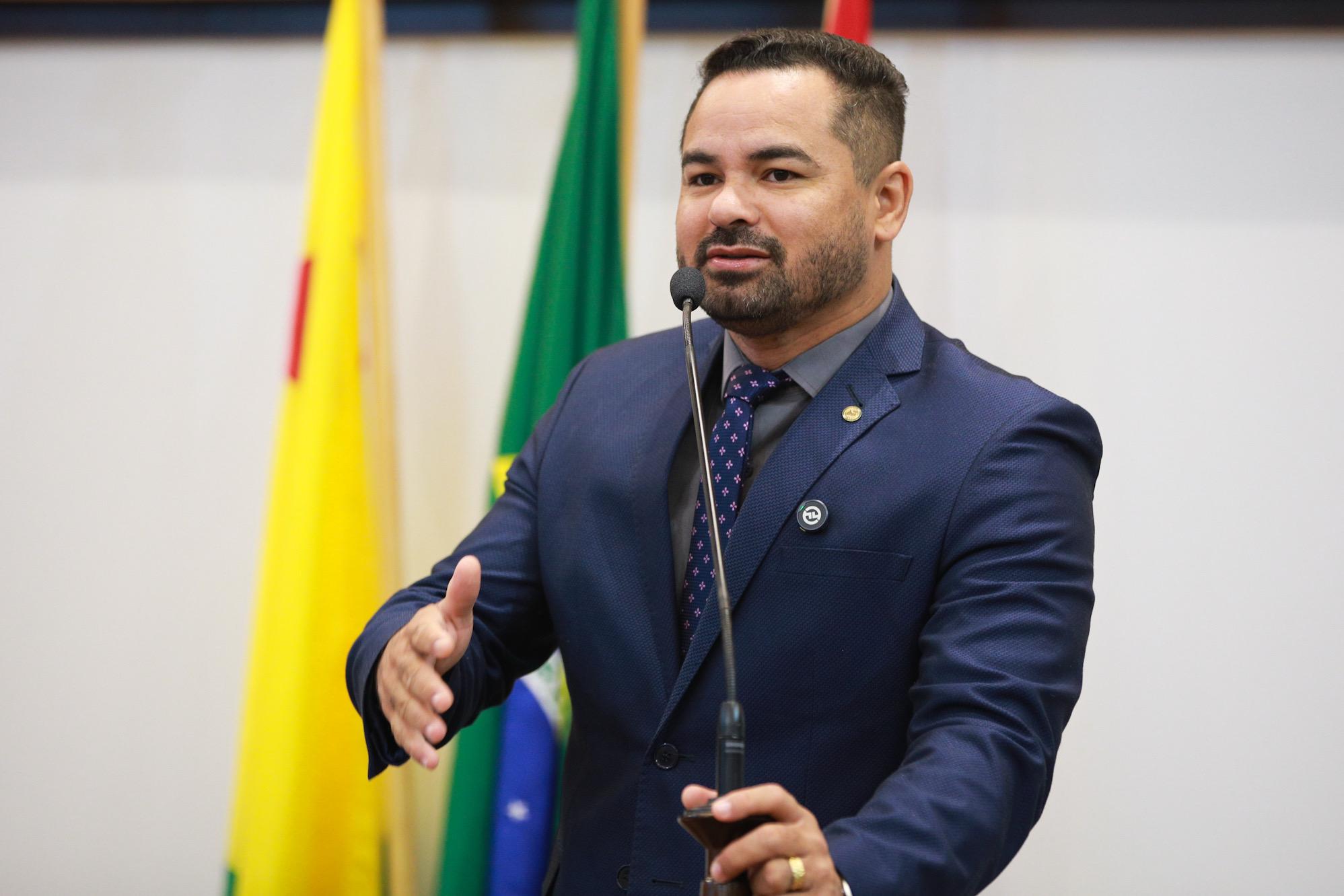 Arlenilson Cunha defende cumprimento da Emenda Constitucional nº 62 e destaca importância dos profissionais das unidades socioeducativas e penitenciárias