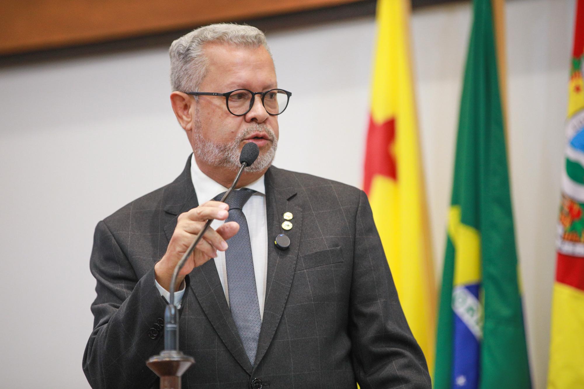Afonso Fernandes celebra avanços na Saúde e apresenta moção de pesar por Mauro Bittar