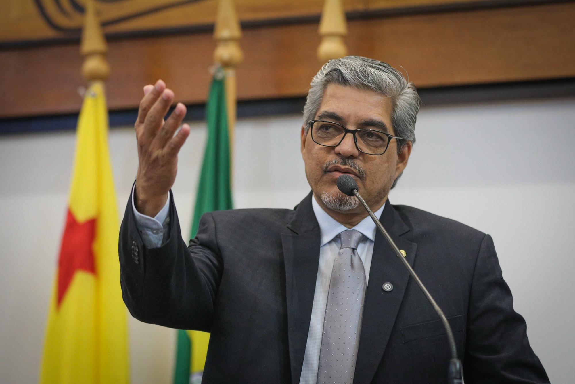 Edvaldo Magalhães denuncia paralisação do ano letivo em 11 escolas de Jordão por falta de pagamento de transporte escolar