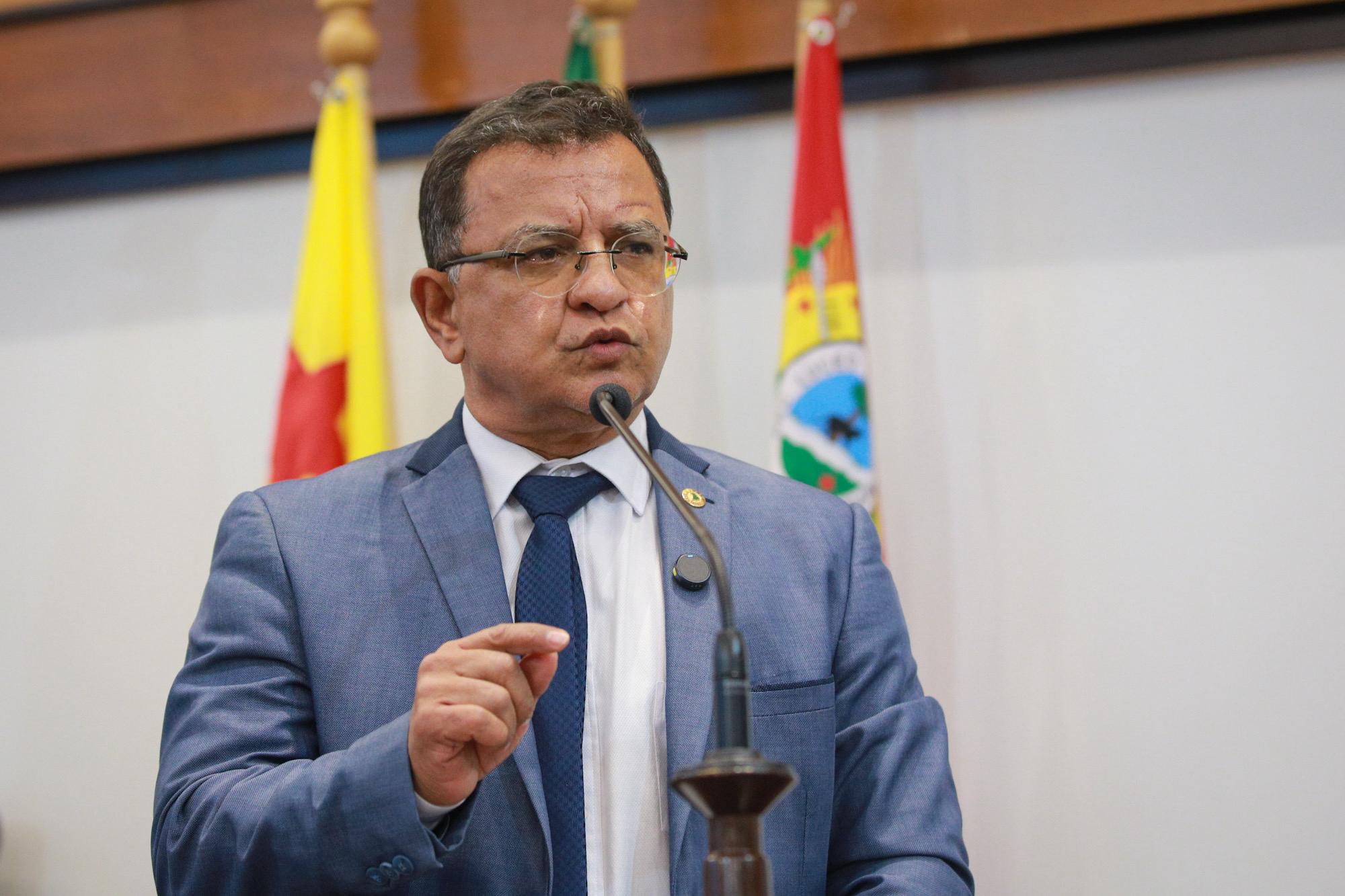 Luiz Gonzaga cobra reconstrução da BR-364 e defende união da bancada acreana