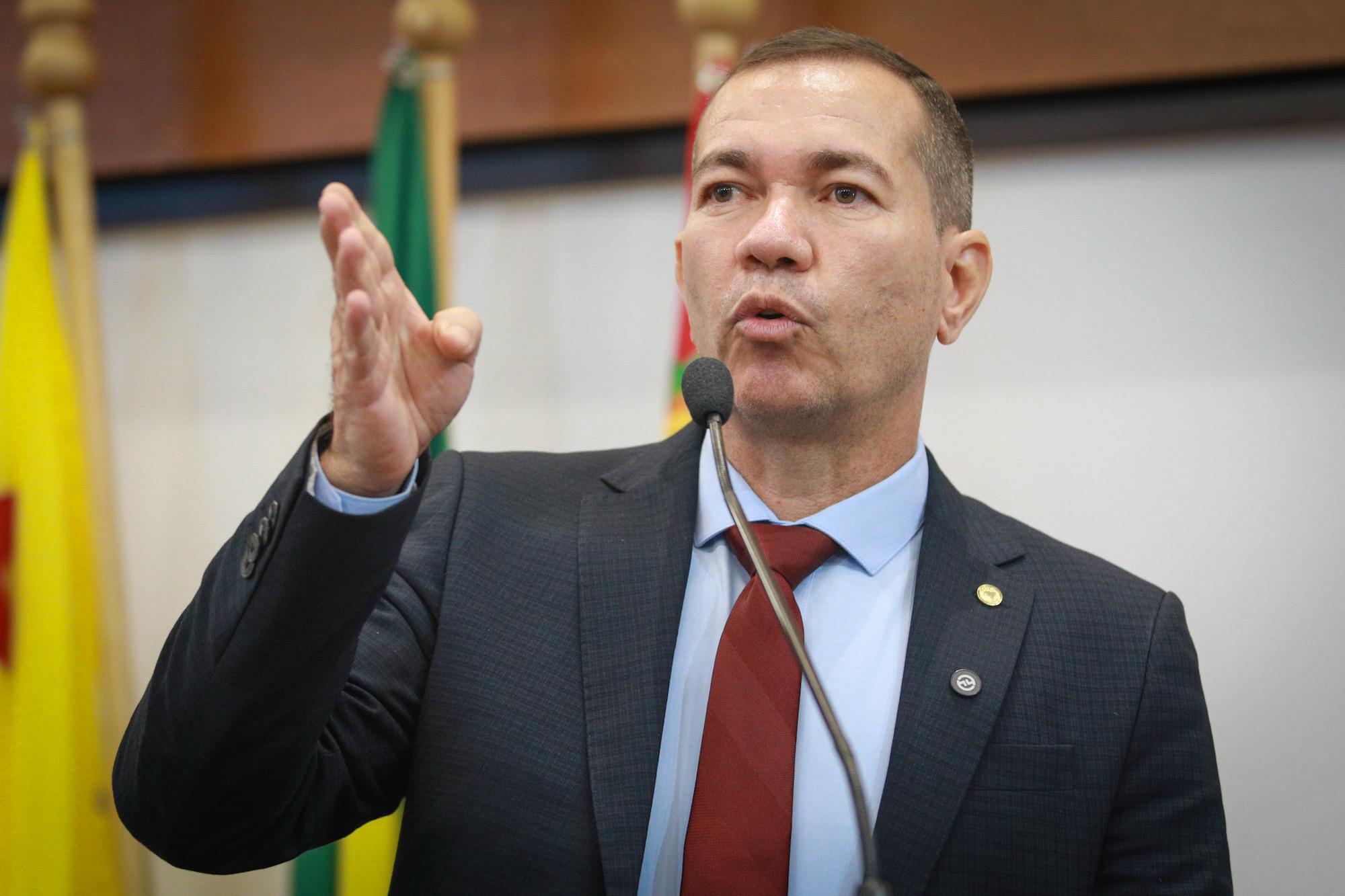 Gene Diniz declara apoio à recomposição salarial dos profissionais da segurança pública