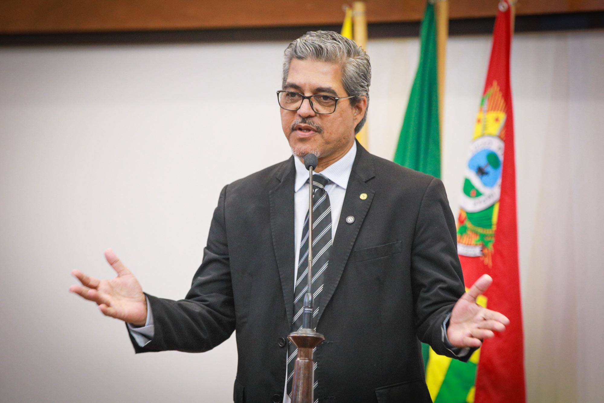 Edvaldo Magalhães denuncia morte de adolescente por negligência médica em Feijó e cobra ações urgentes da Saúde