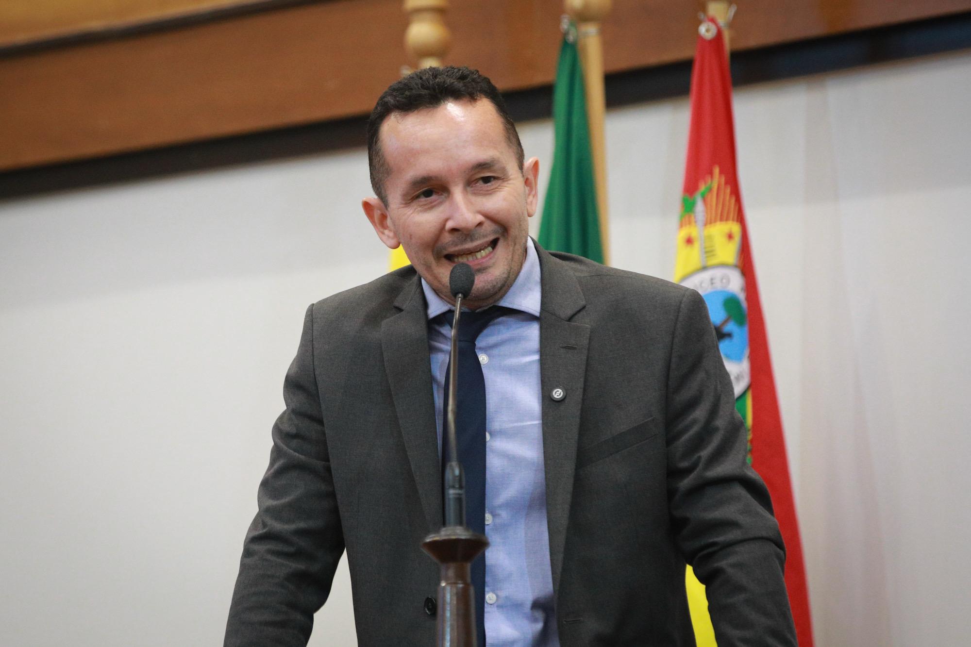 Adailton Cruz denuncia fragilidade da saúde em Feijó e Tarauacá e cobra apuração sobre morte de adolescente