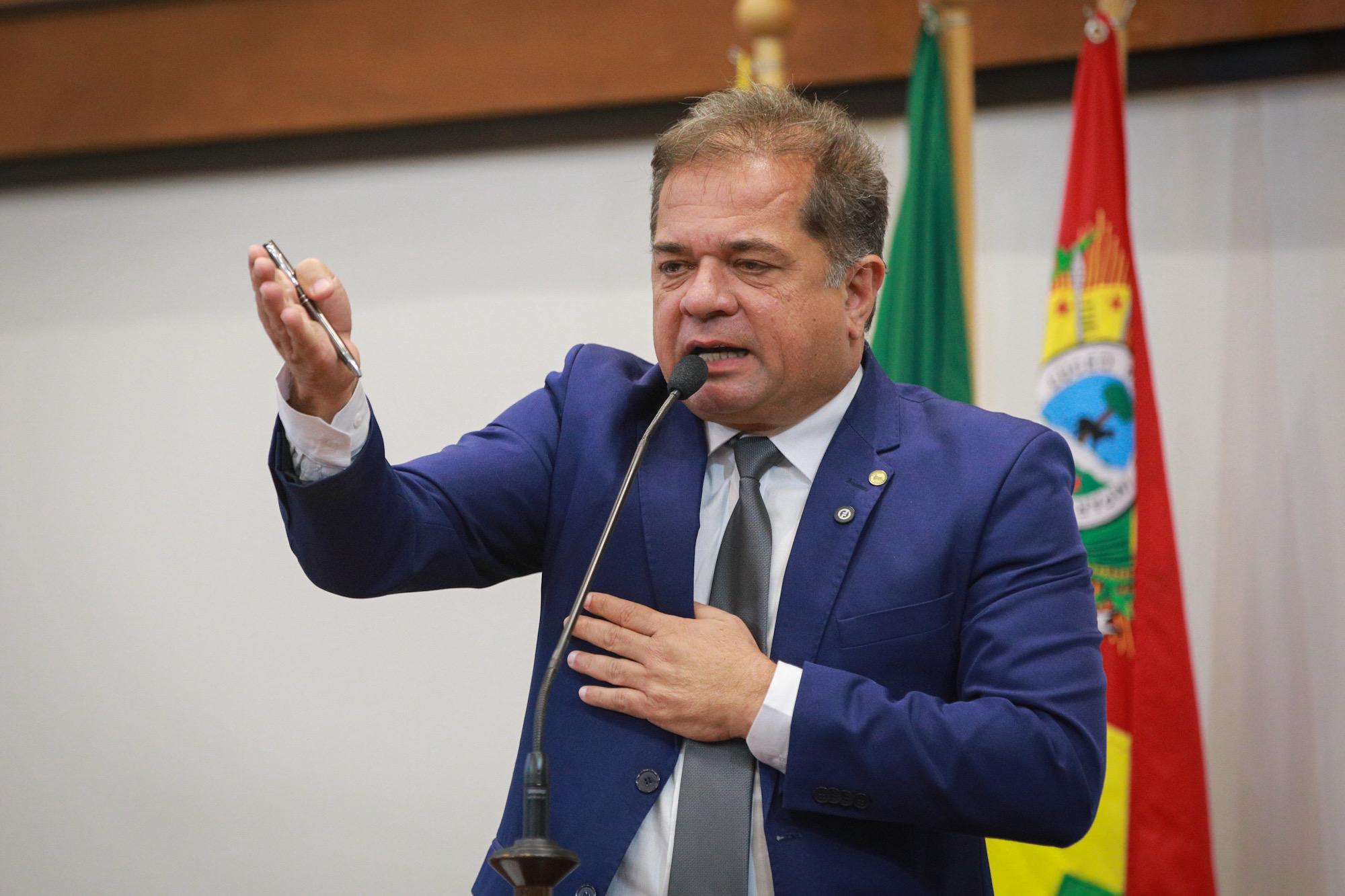 Marcus Cavalcante cobra rigor na apuração da morte de adolescente em Feijó e critica precariedade da saúde no município