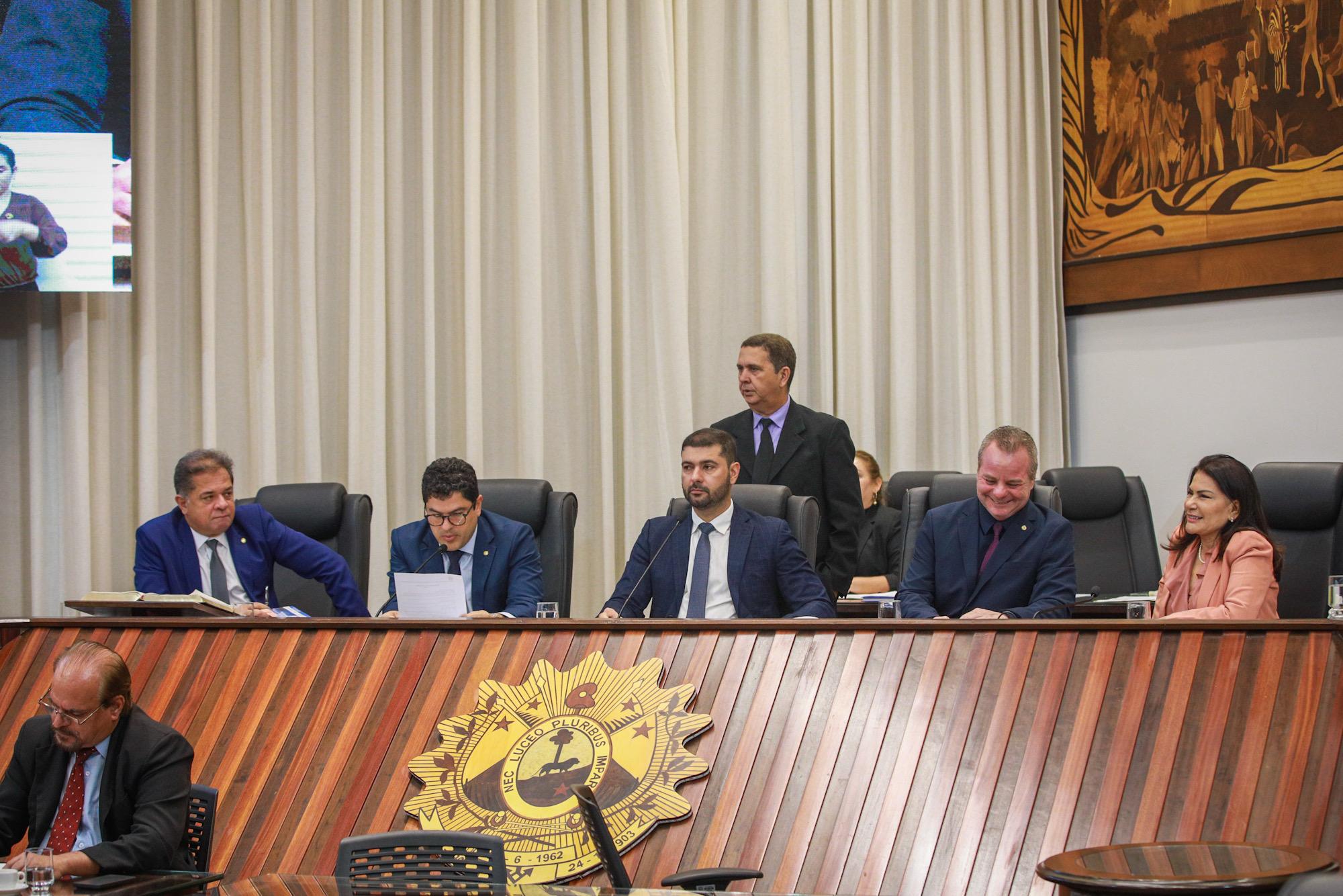 Aleac aprova reajustes e criação de programa alimentar durante Ordem do Dia desta terça-feira