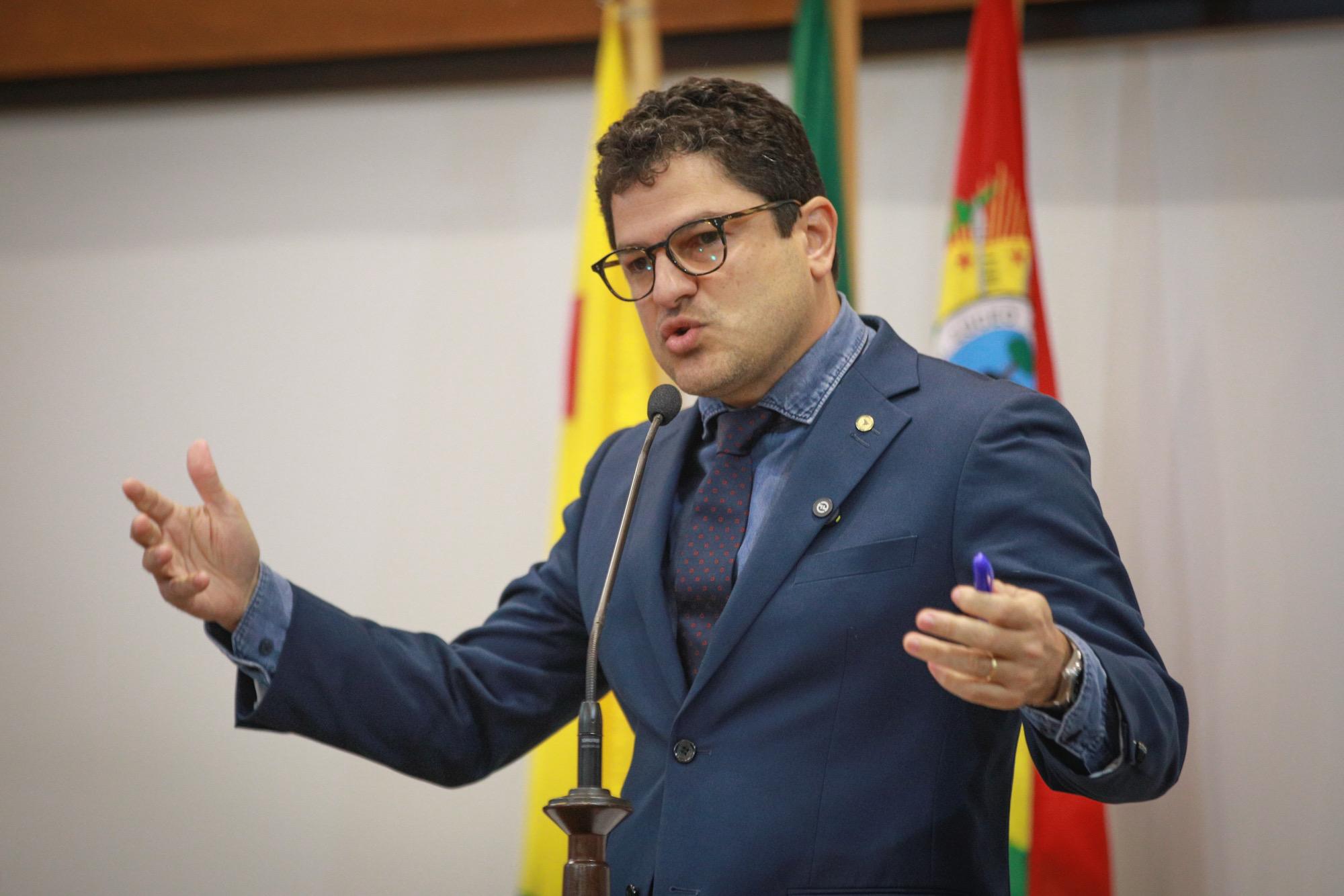 Eduardo Ribeiro lamenta perdas e alerta para surto de síndrome gripal no Acre
