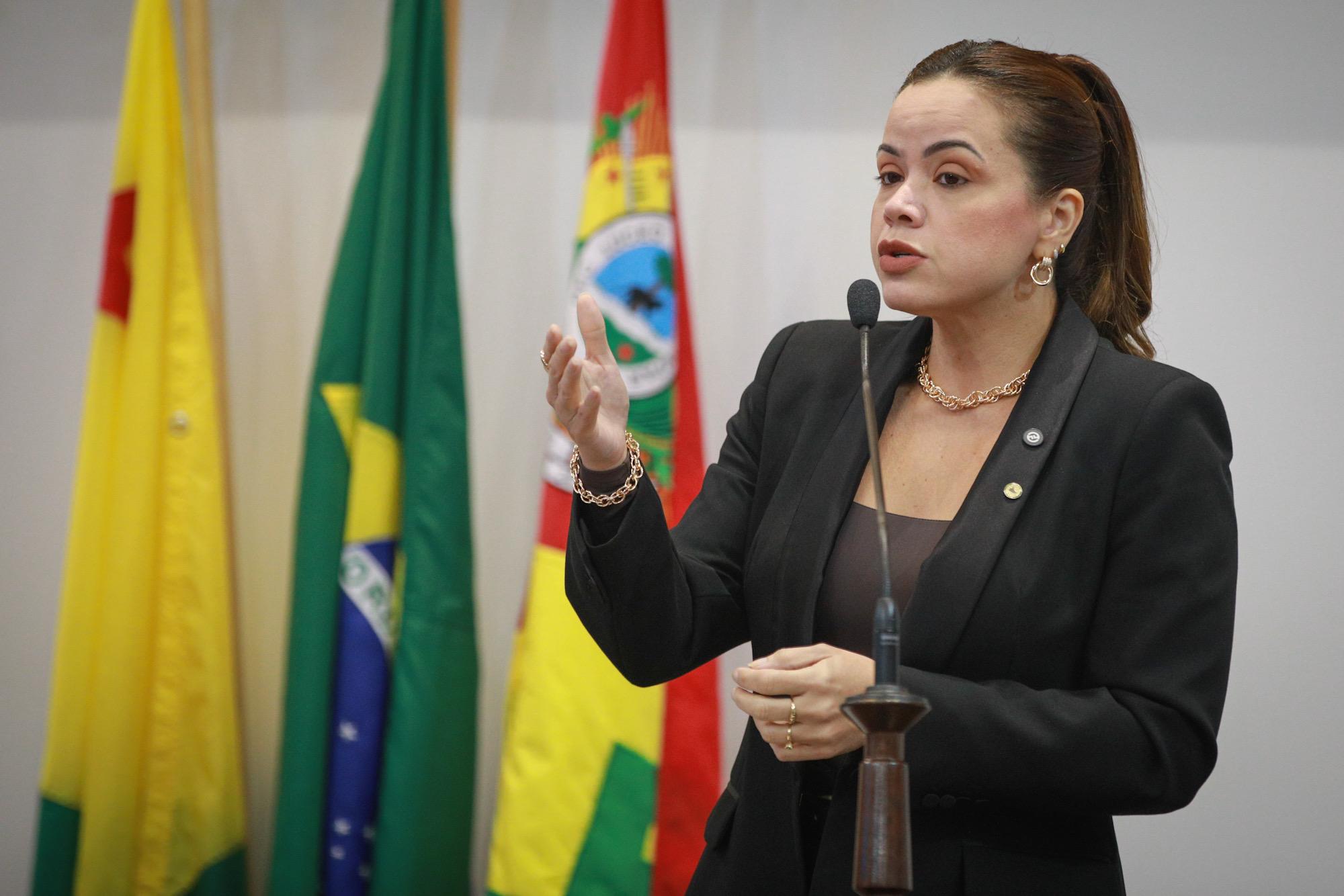 Michelle Melo denuncia caos na saúde pública e alta mortalidade materno-infantil no Acre