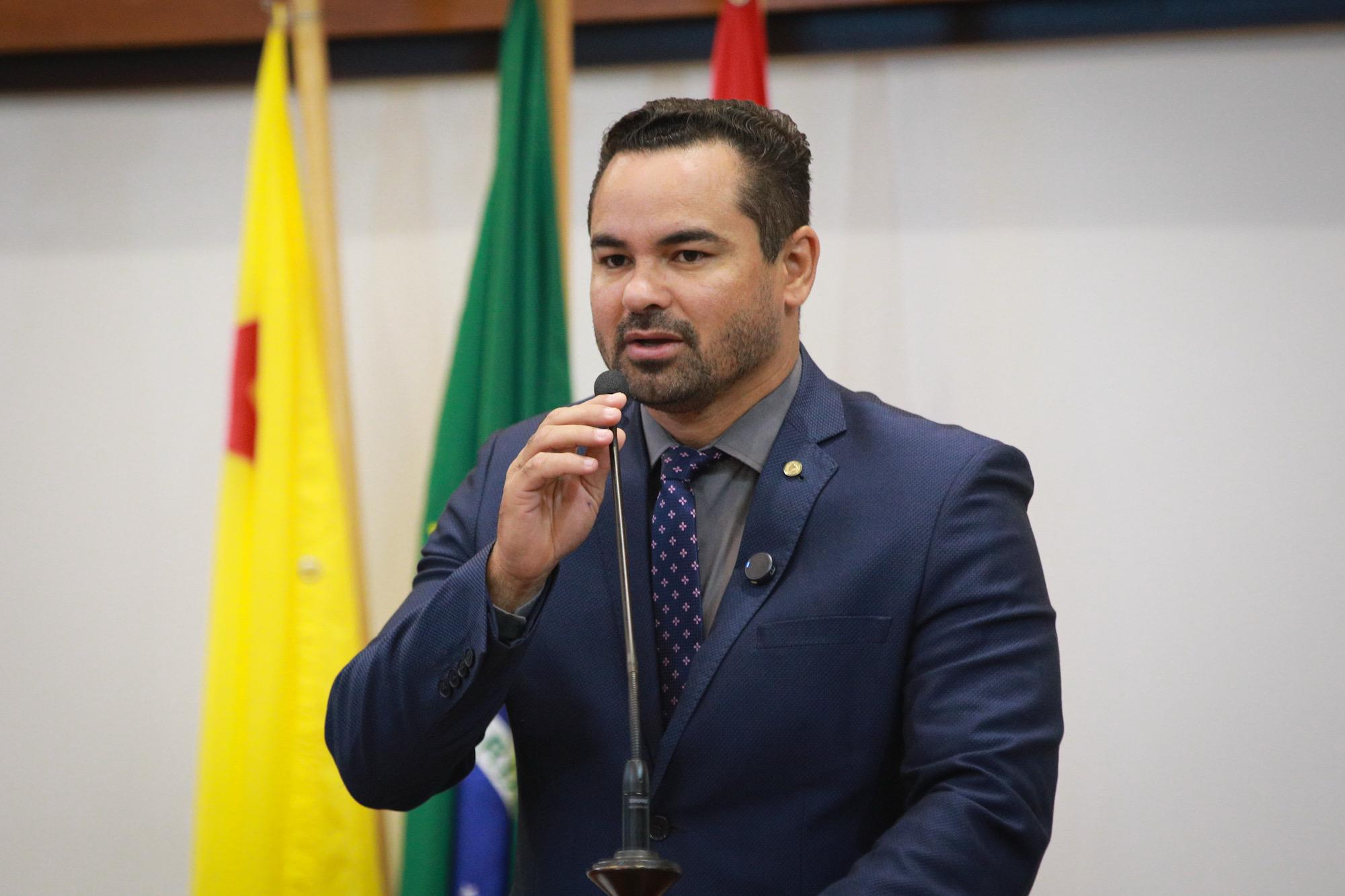 Arlenilson Cunha defende criação de laboratório público de análise de solo no Acre