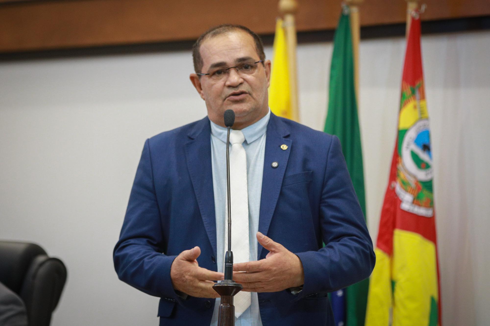 “Não dá para querer tirar o brasileiro que batalhou tanto para ser acreano”, diz Tanízio Sá ao criticar embargos no setor agropecuário