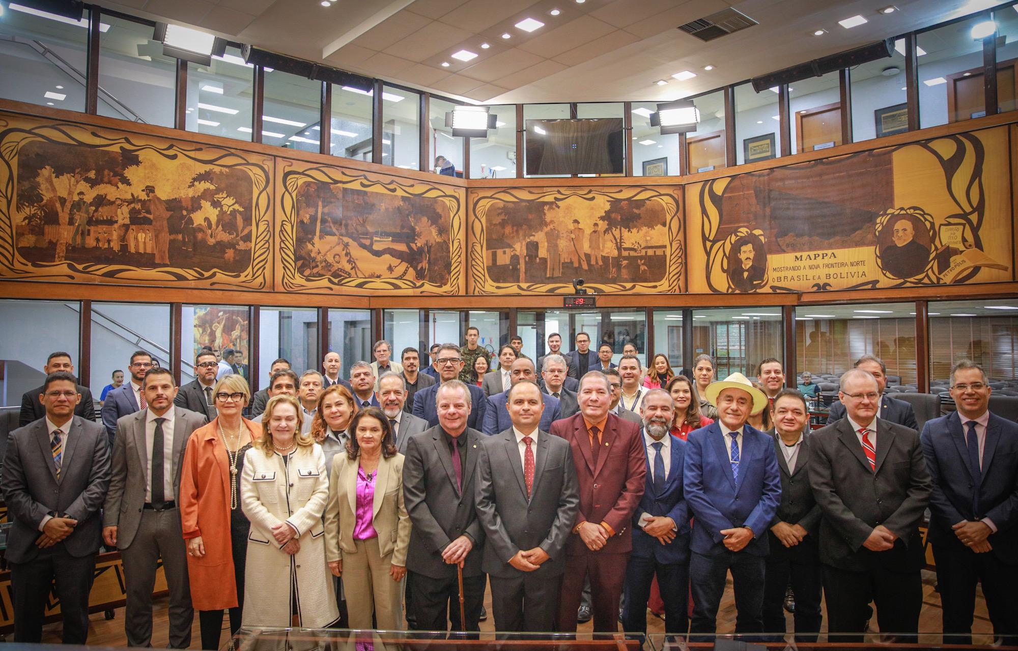 Aleac realiza sessão solene em homenagem aos 50 anos do Tribunal Regional Eleitoral do Acre