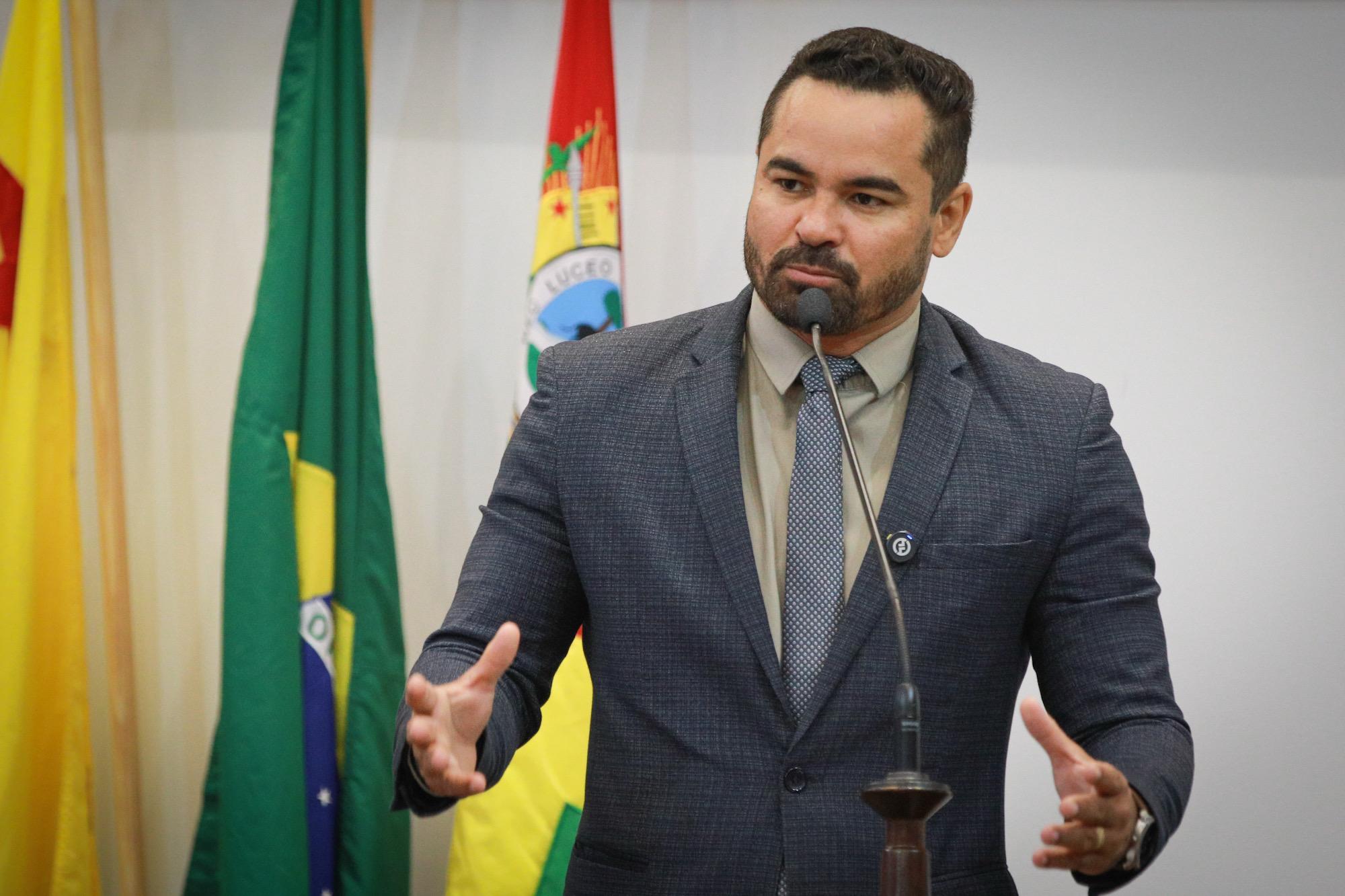 Arlenilson Cunha parabeniza policiais legislativos e pede apoio ao setor produtivo de Cruzeiro do Sul