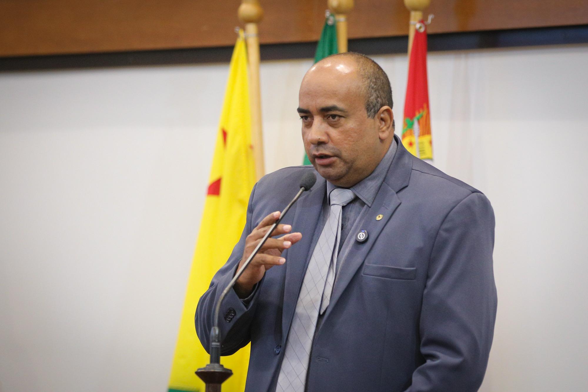 Clodoaldo Rodrigues cobra atenção aos ramais do Juruá e pede inclusão da comunidade Puyanawa em programa social