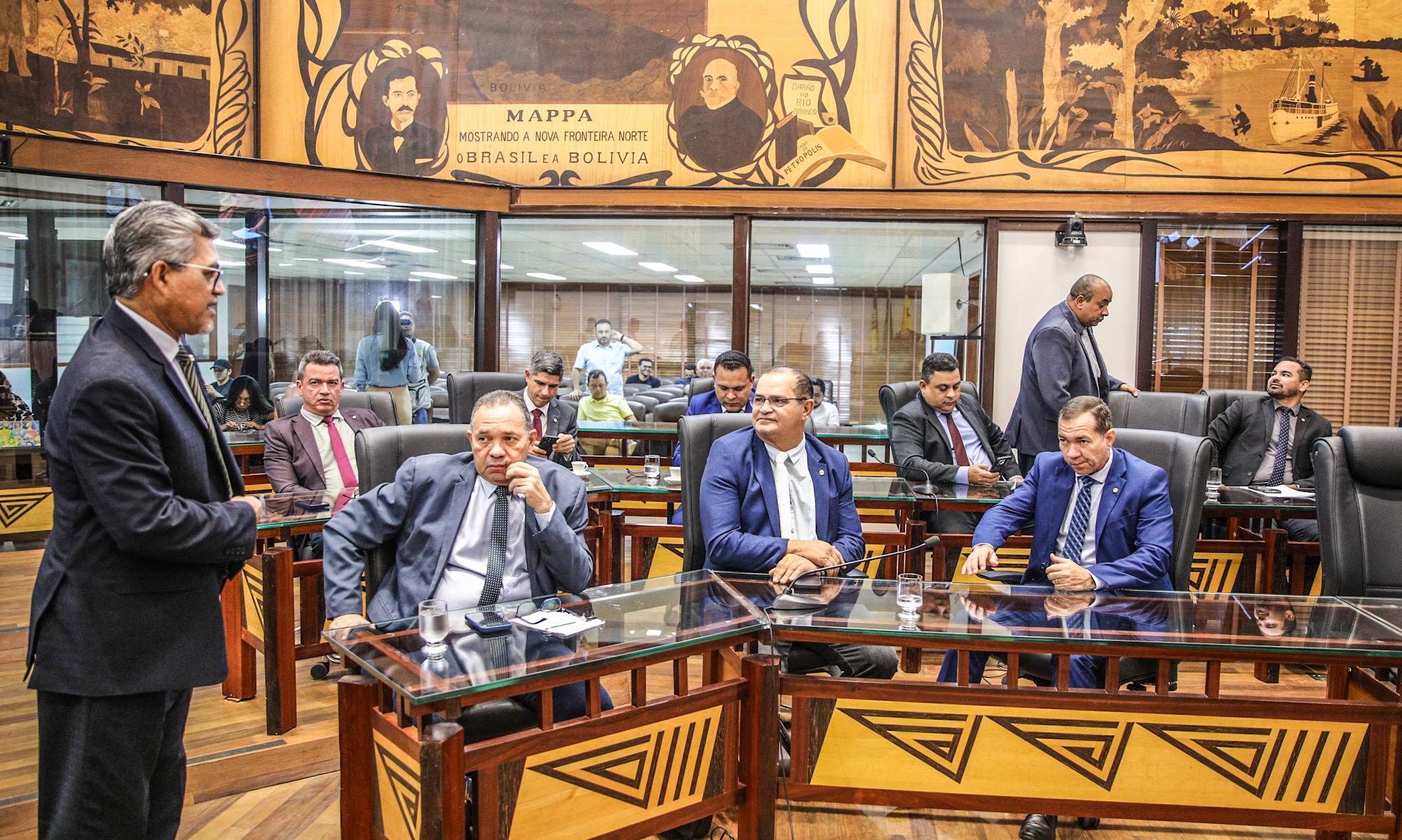 Aleac aprova reconhecimento de utilidade pública à cooperativa agroextrativista e moções de pesar durante a sessão desta terça (3)
